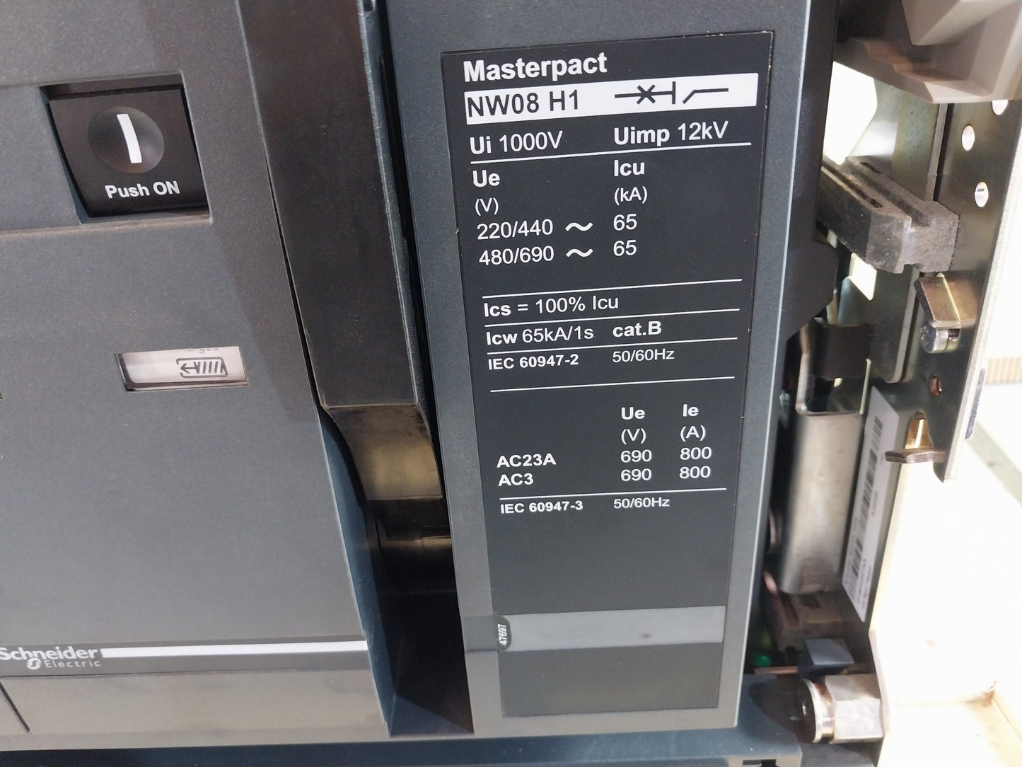 SCHNEIDER ELECTRIC NW08 H1 MASTERPACT CIRCUIT BREAKER 800A 4 POLE