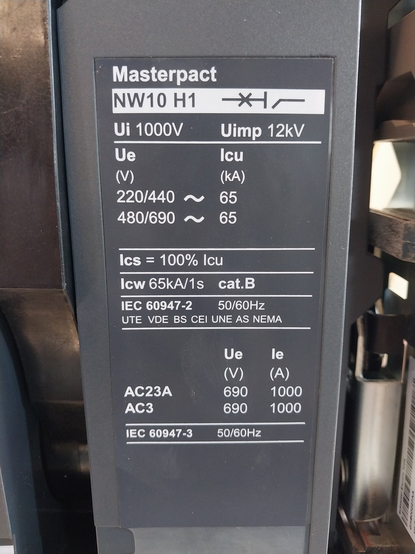 SCHNEIDER ELECTRIC NW10 H1 MASTERPACT CIRCUIT BREAKER 1000A 3 POLE