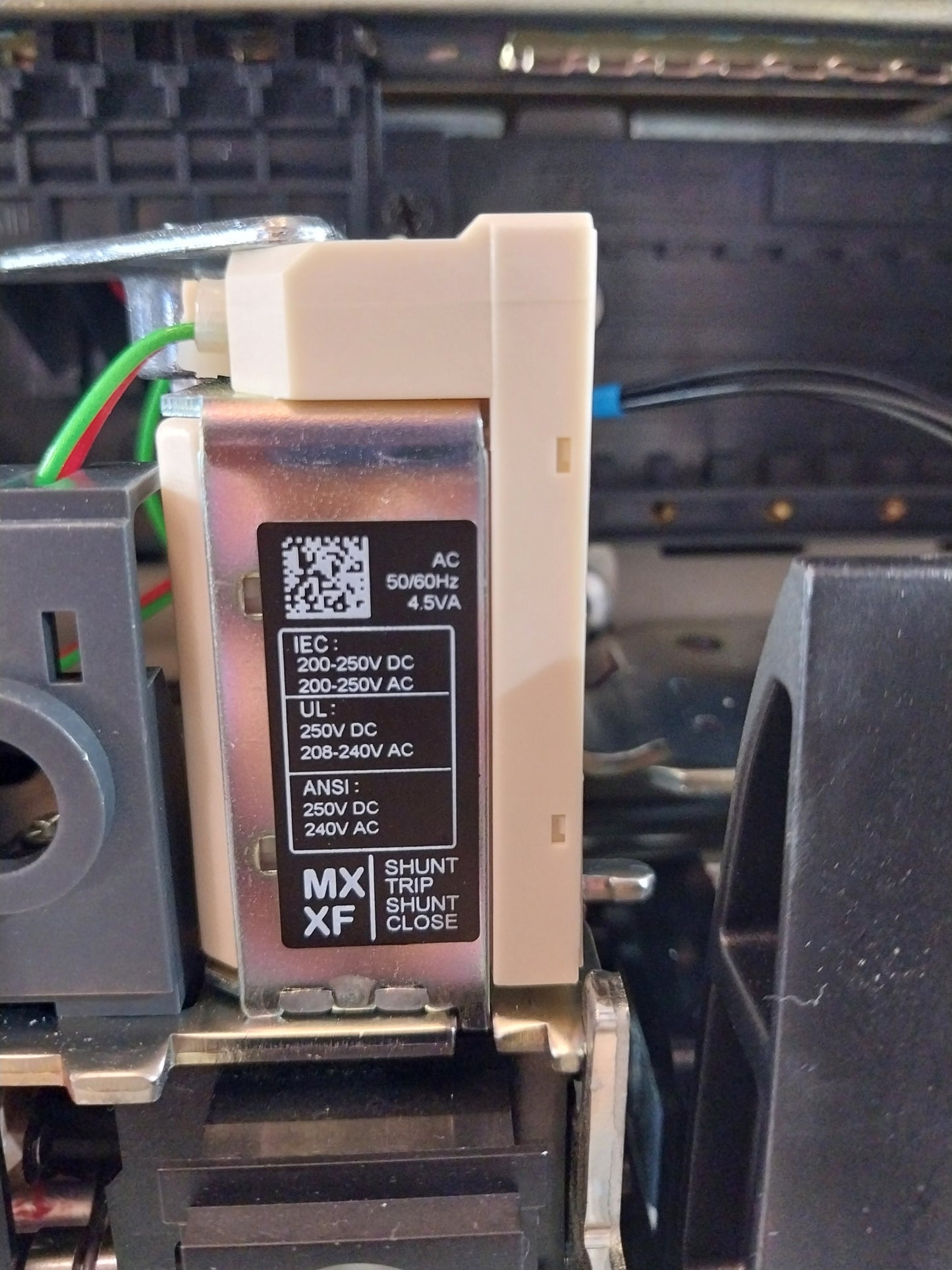 SCHNEIDER ELECTRIC NW12 H1 MASTERPACT CIRCUIT BREAKER 1250A 3 POLE