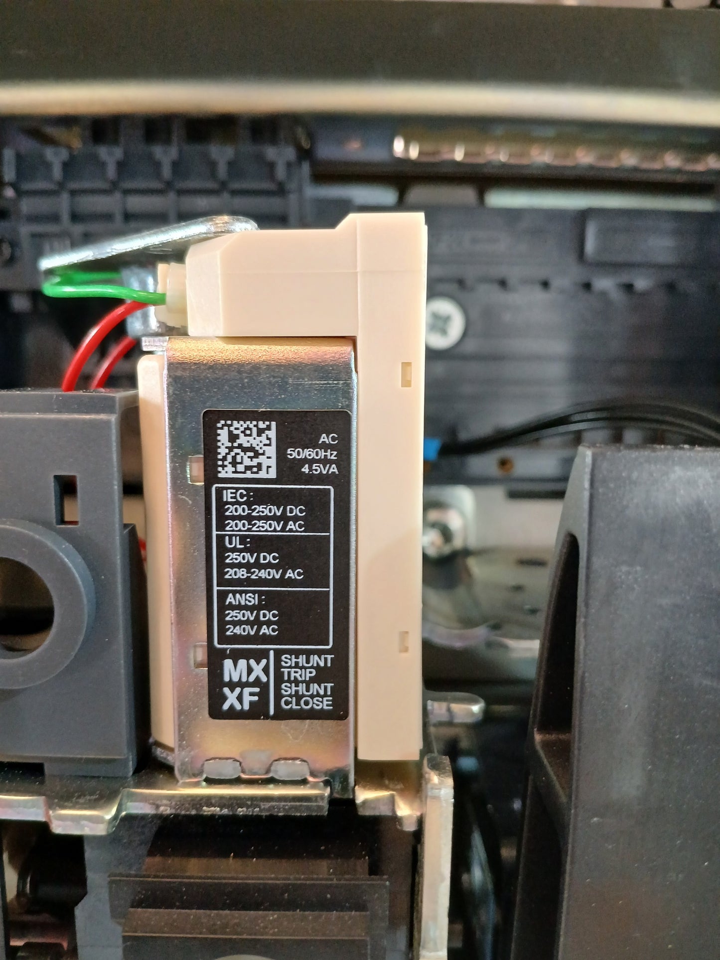 SCHNEIDER ELECTRIC NW12 H1 MASTERPACT CIRCUIT BREAKER 1250A 3 POLE