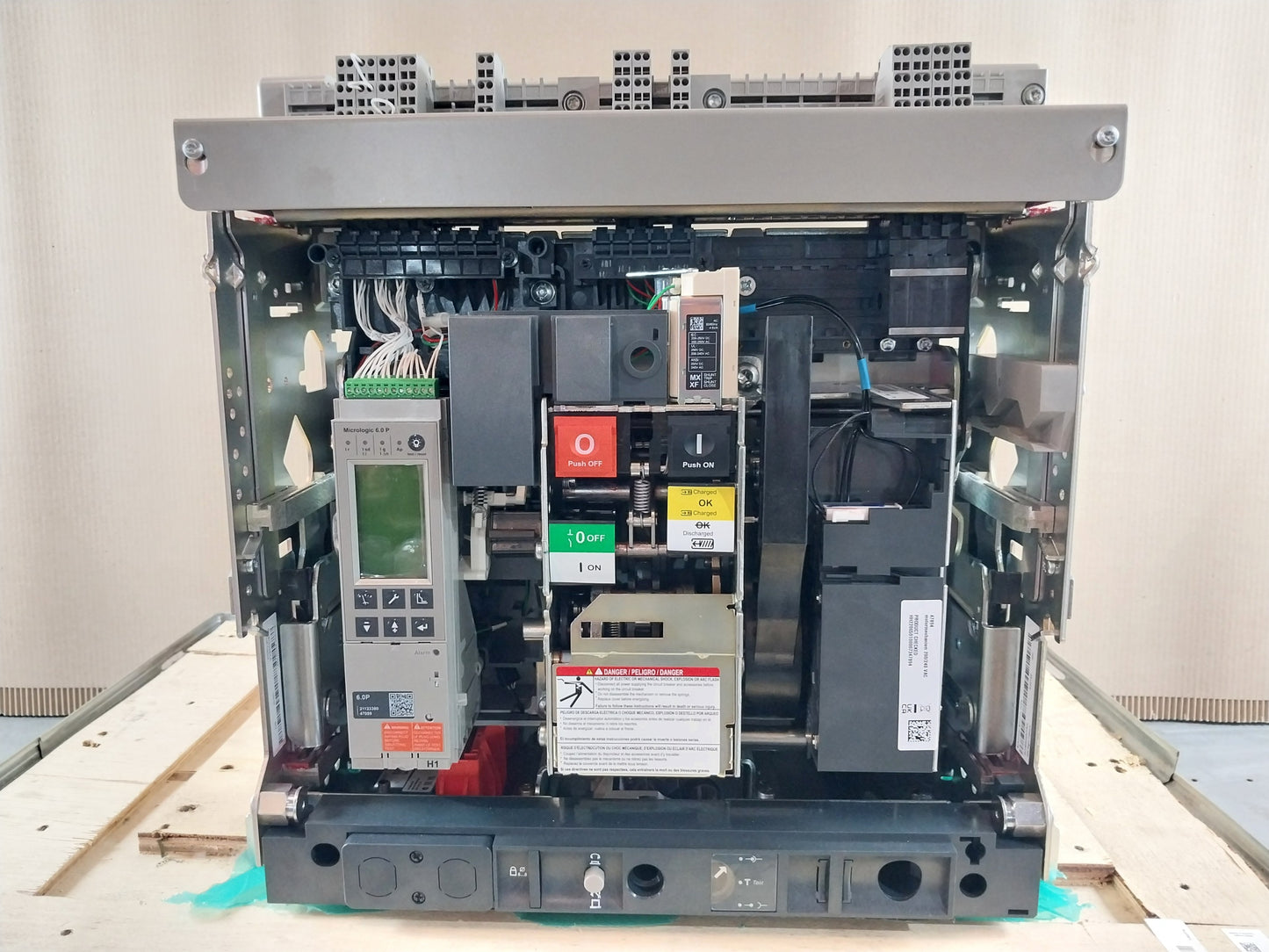 SCHNEIDER ELECTRIC NW12 H1 MASTERPACT CIRCUIT BREAKER 1250A 3 POLE