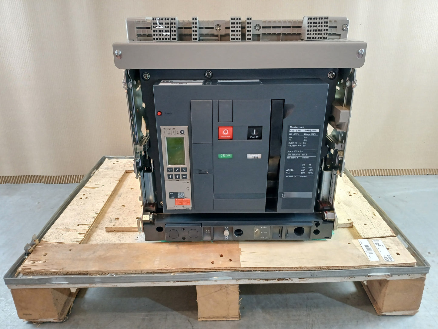 SCHNEIDER ELECTRIC NW16 H1 MASTERPACT CIRCUIT BREAKER 1600A 3 POLE