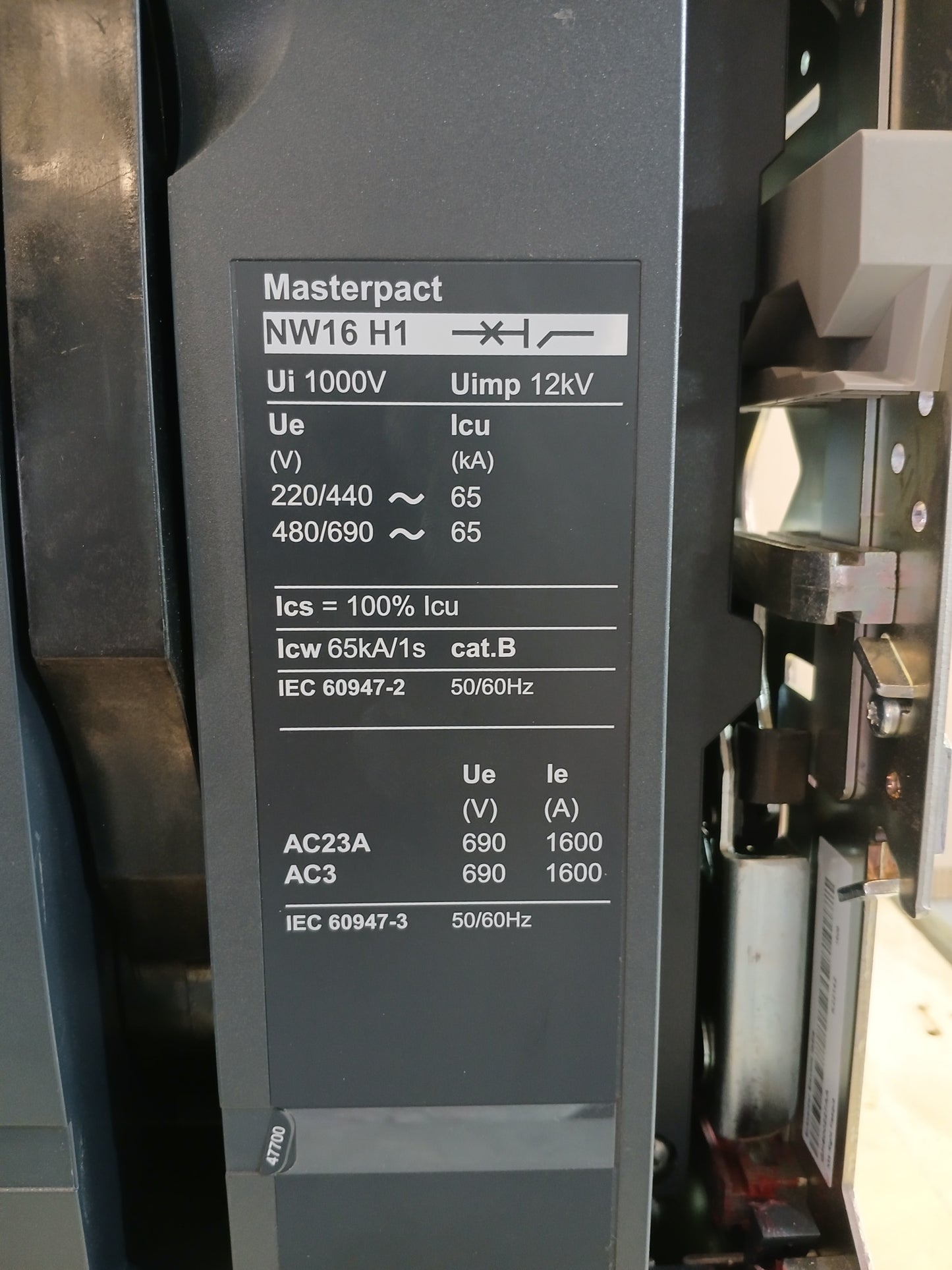 SCHNEIDER ELECTRIC NW16 H1 MASTERPACT CIRCUIT BREAKER 1600A 3 POLE