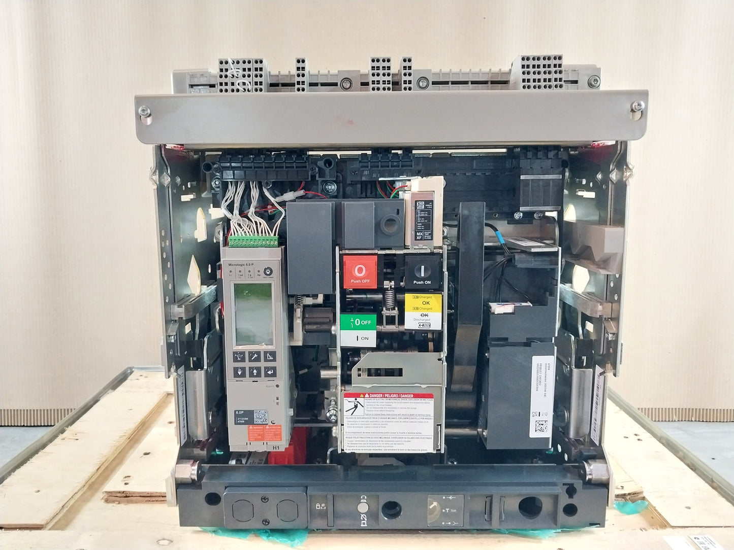 SCHNEIDER ELECTRIC NW16 H1 MASTERPACT CIRCUIT BREAKER 1600A 3 POLE