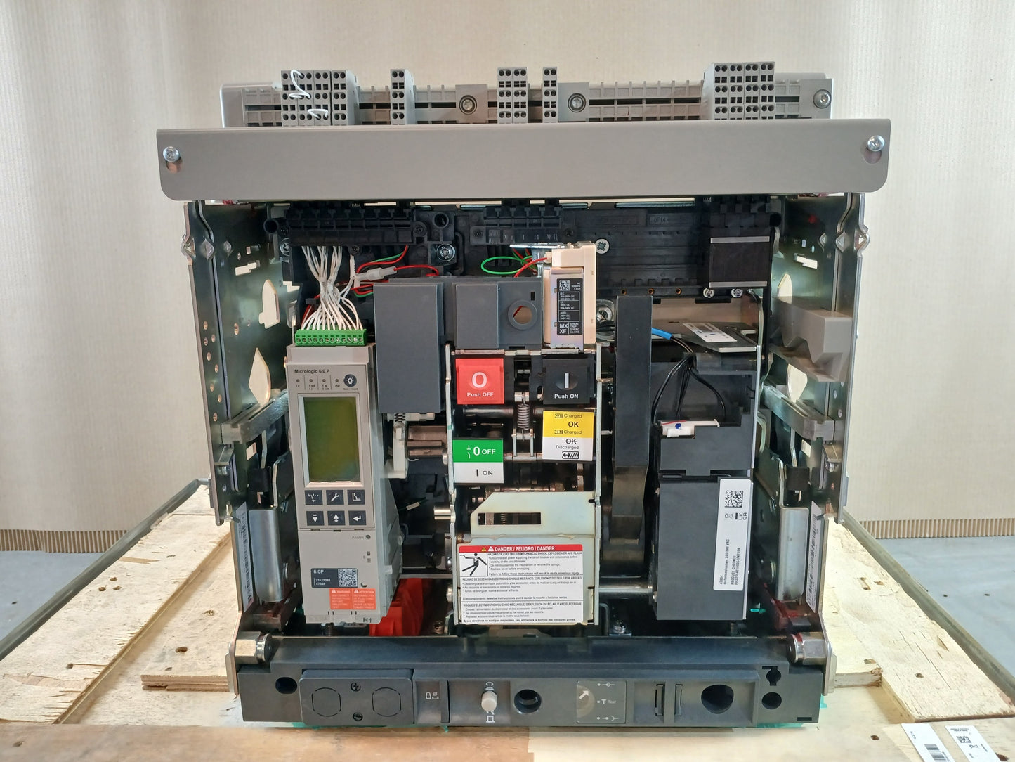 SCHNEIDER ELECTRIC NW16 H1 MASTERPACT CIRCUIT BREAKER 1600A 3 POLE
