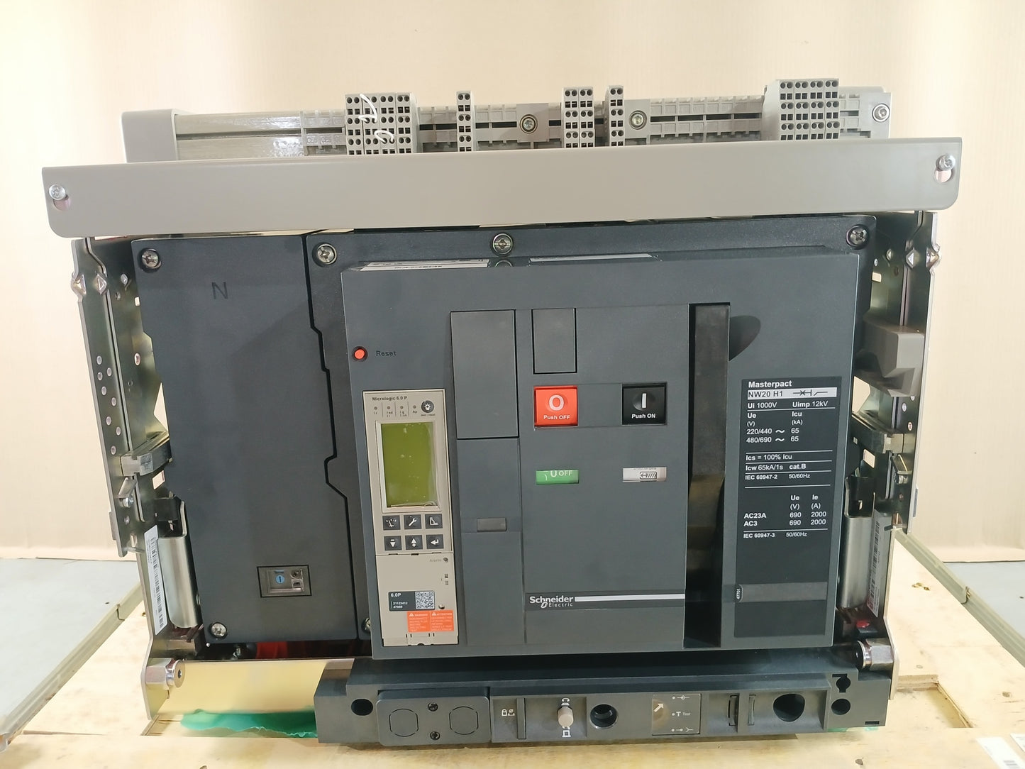 SCHNEIDER ELECTRIC NW20 H1 MASTERPACT CIRCUIT BREAKER 2000A 4 POLE