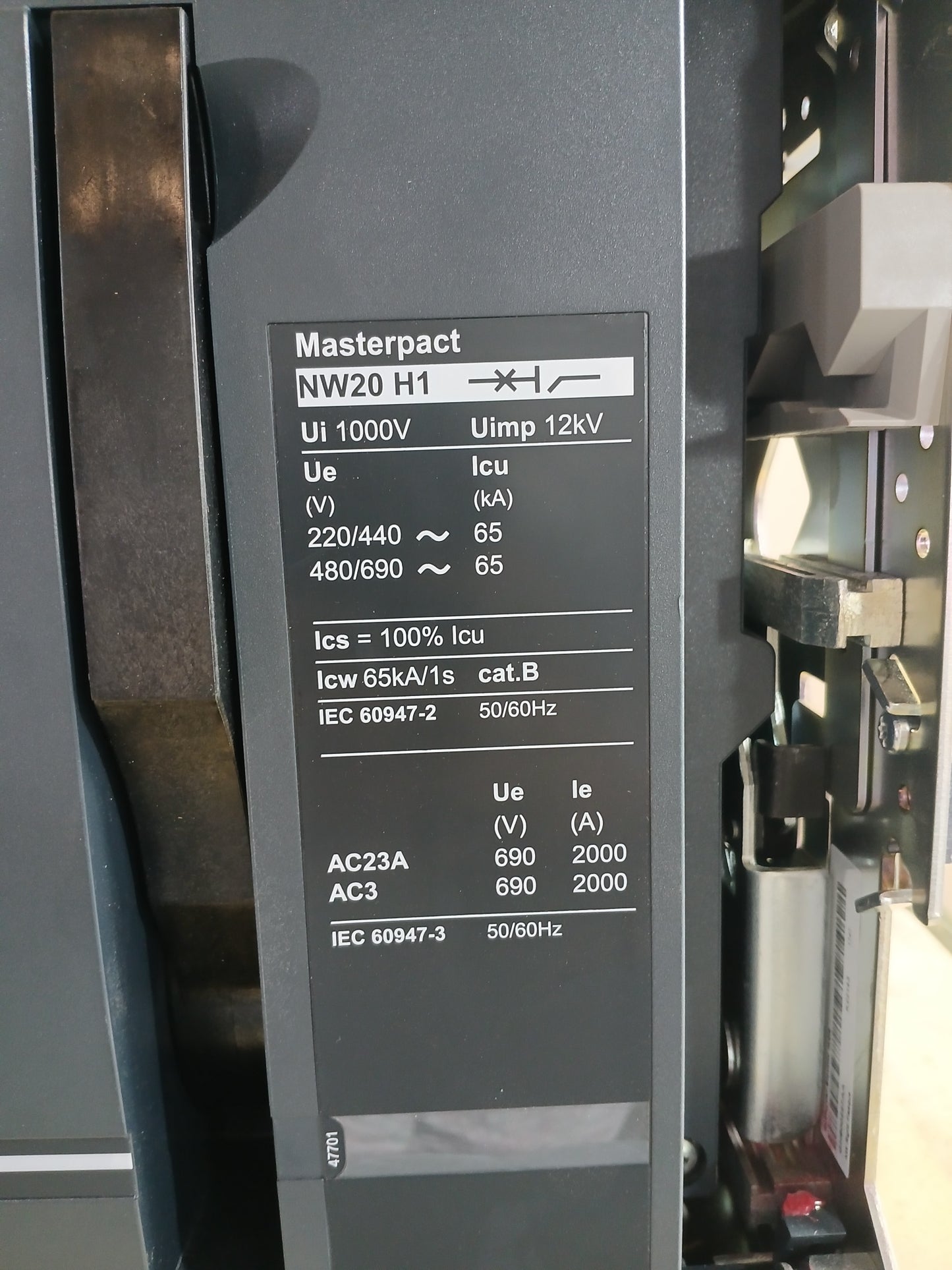 SCHNEIDER ELECTRIC NW20 H1 MASTERPACT CIRCUIT BREAKER 2000A 4 POLE