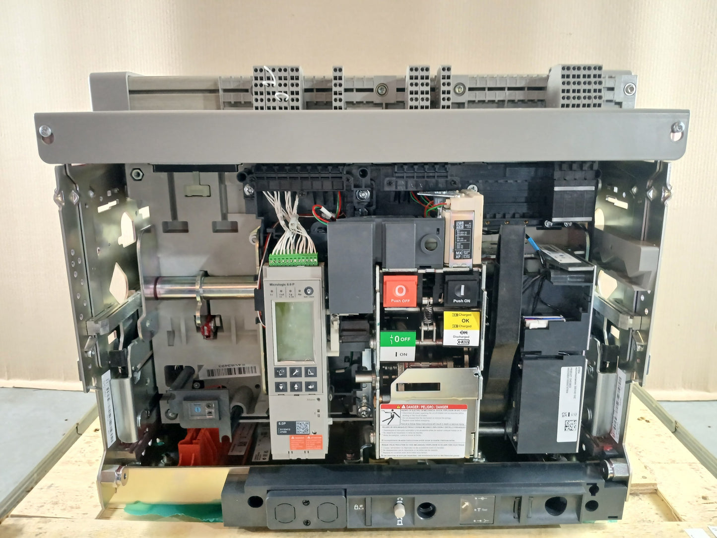 SCHNEIDER ELECTRIC NW20 H1 MASTERPACT CIRCUIT BREAKER 2000A 4 POLE