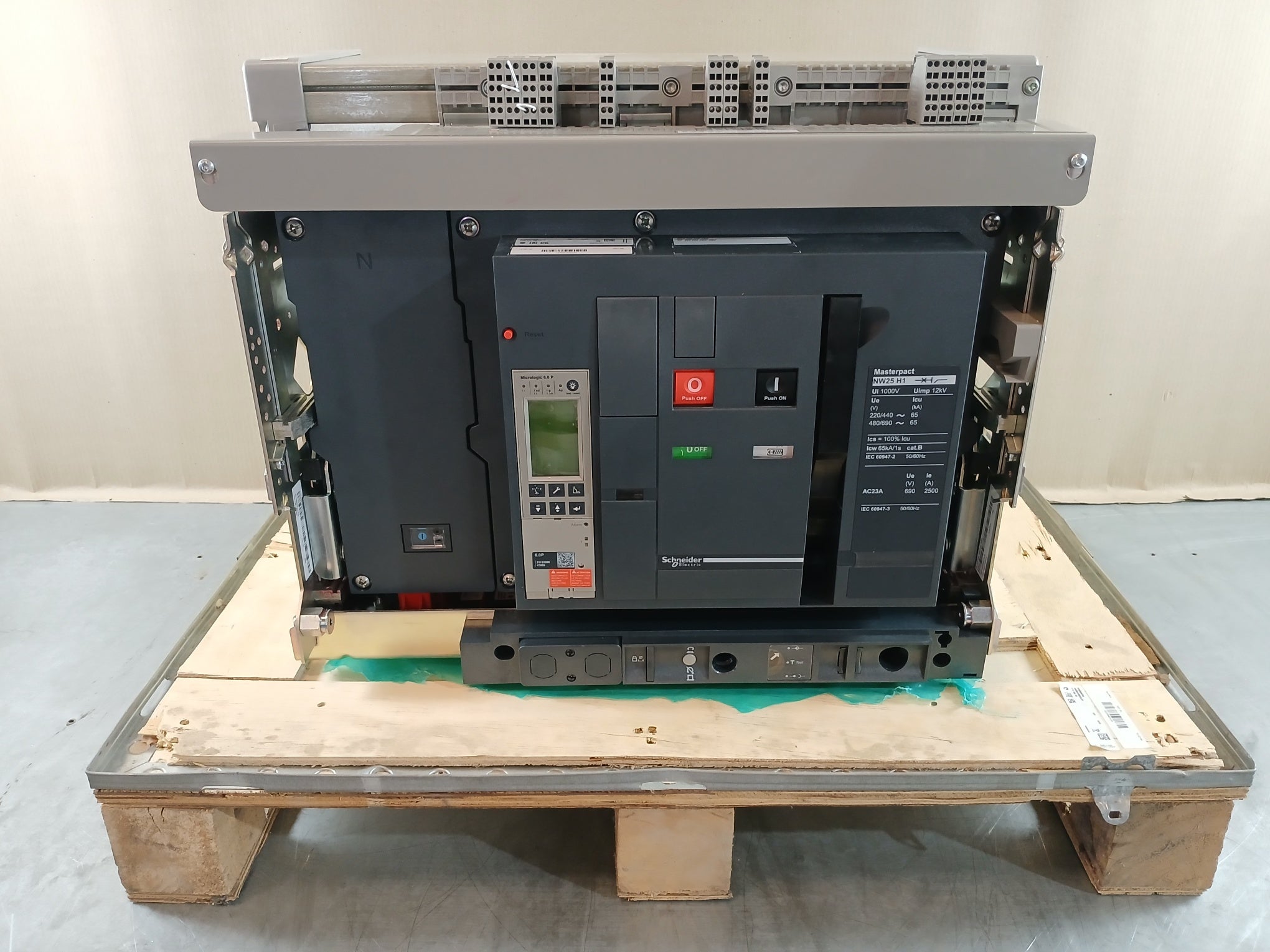 SCHNEIDER ELECTRIC NW25 H1 MASTERPACT AIR CIRCUIT BREAKER 2500A 4 POLE ...