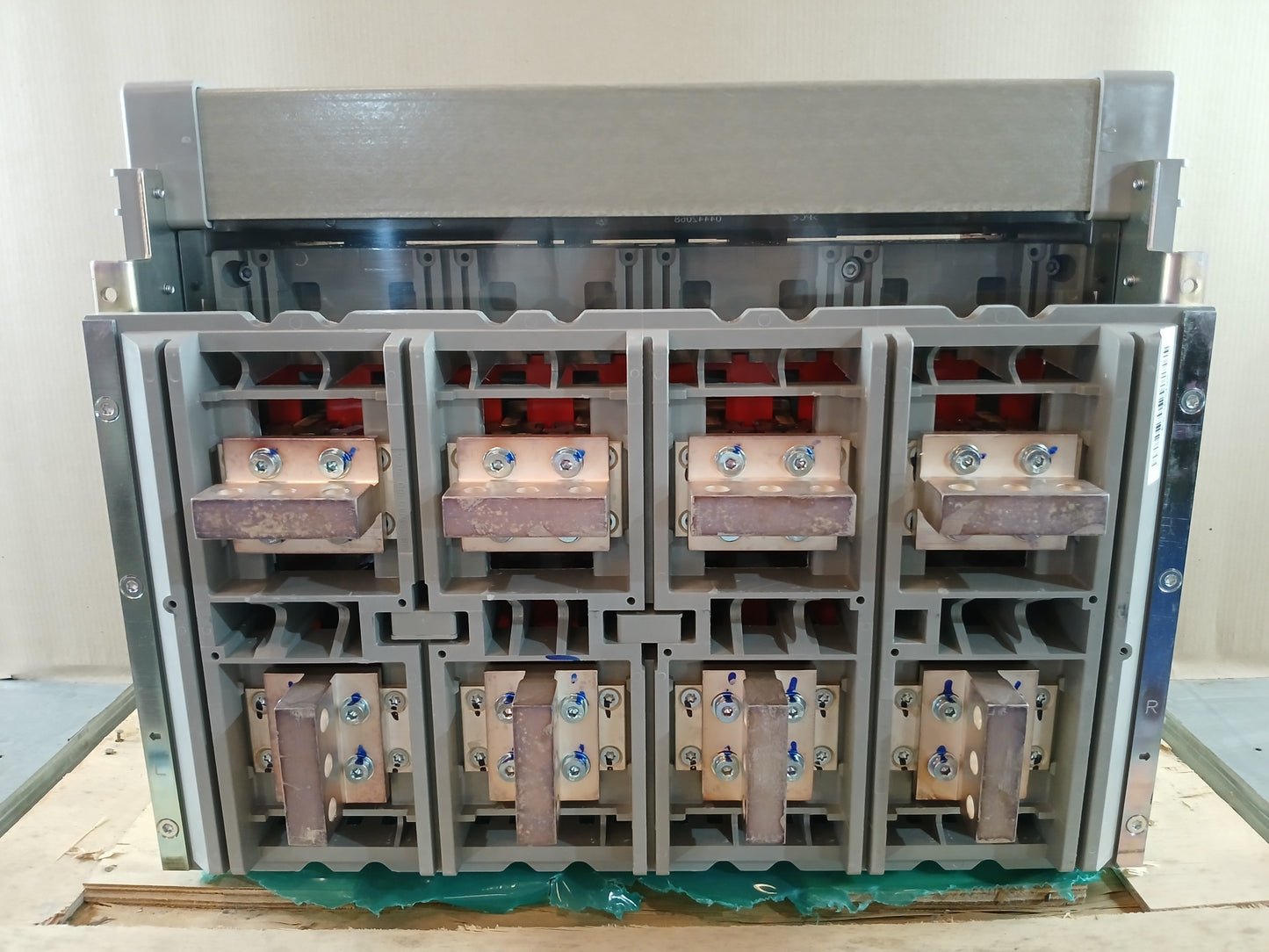 SCHNEIDER ELECTRIC NW25 H1 MASTERPACT CIRCUIT BREAKER 2500A 4 POLE