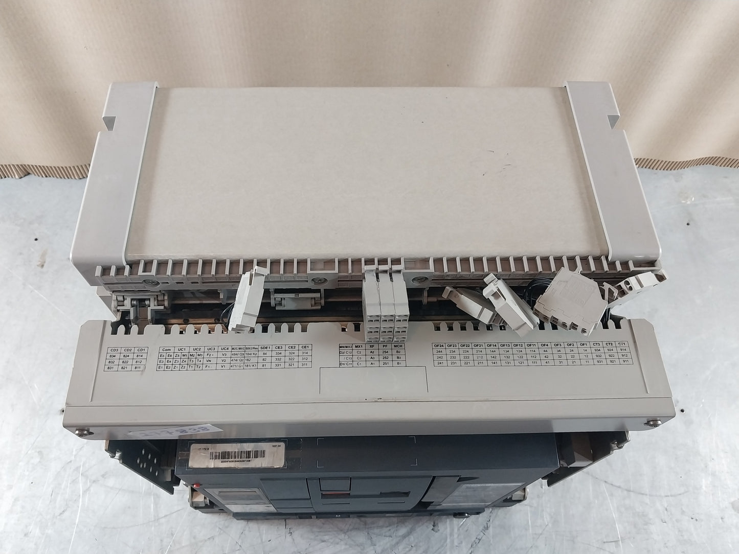 SCHNEIDER ELECTRIC NW32 H1 MASTERPACT CIRCUIT BREAKER 3200A 3 POLE