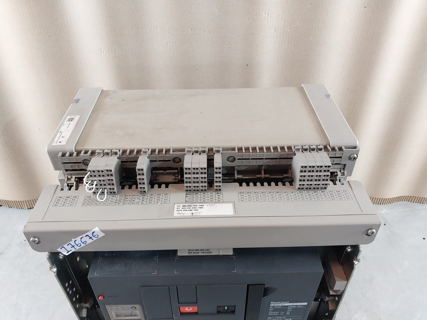 SCHNEIDER ELECTRIC NW32 H1 MASTERPACT CIRCUIT BREAKER 3200A 3 POLE