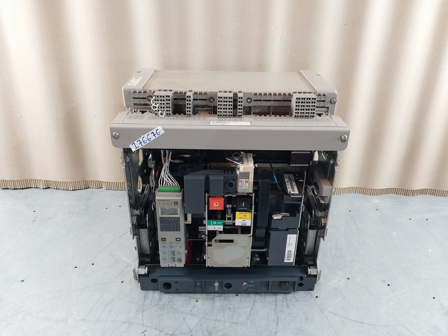 SCHNEIDER ELECTRIC NW32 H1 MASTERPACT CIRCUIT BREAKER 3200A 3 POLE