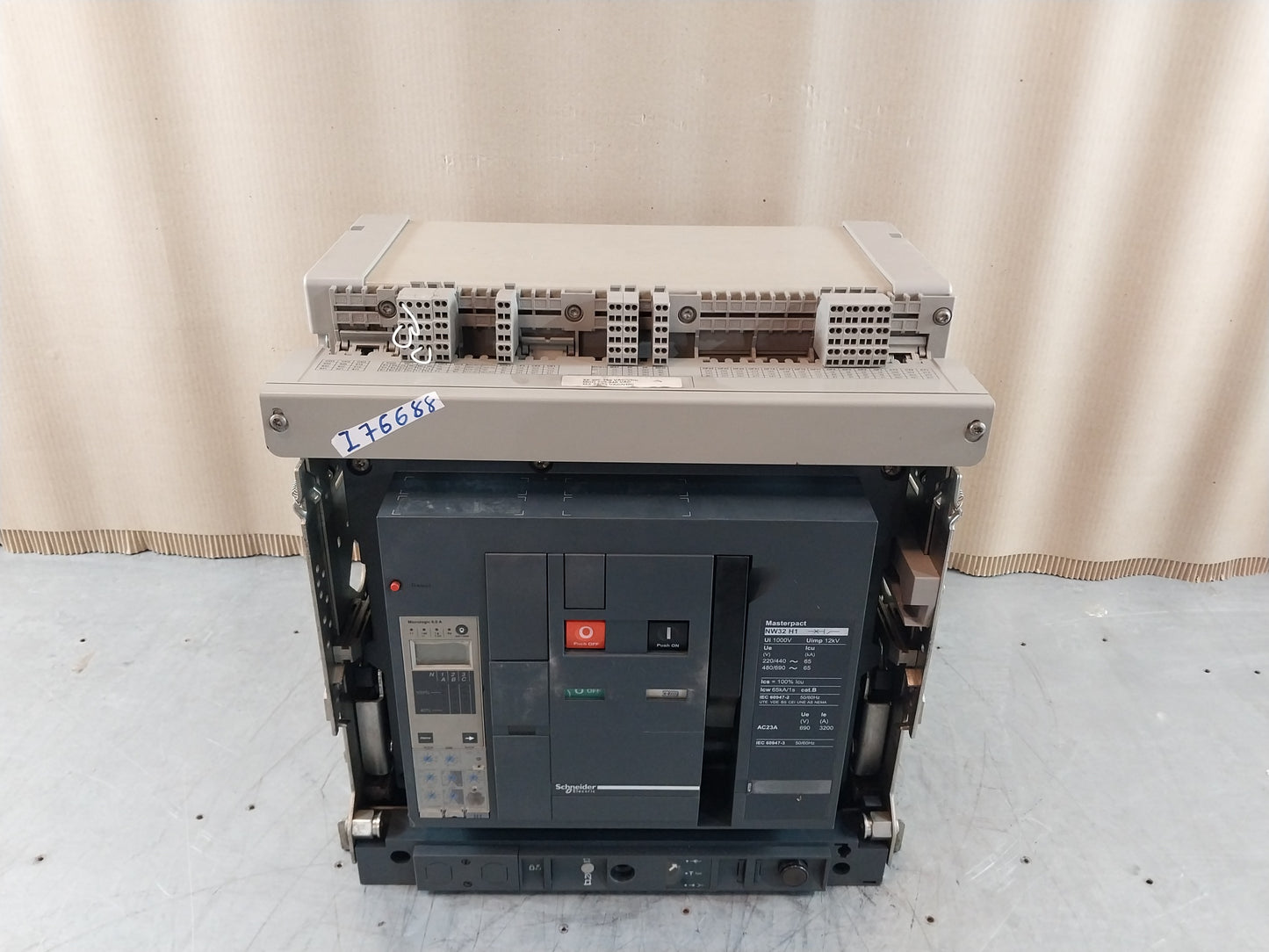 SCHNEIDER ELECTRIC NW32 H1 MASTERPACT CIRCUIT BREAKER 3200A 3 POLE