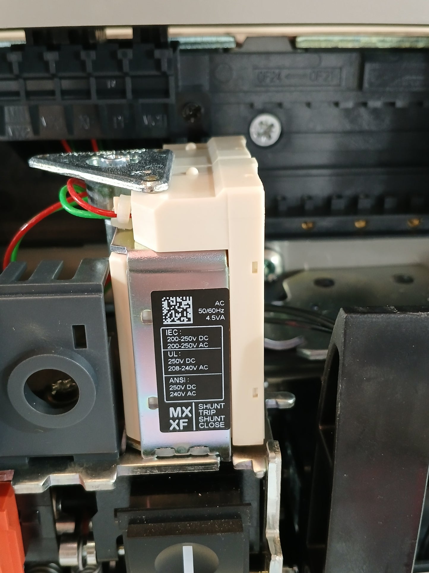 SCHNEIDER ELECTRIC NW40 H2 MASTERPACT CIRCUIT BREAKER 4000A 3 POLE
