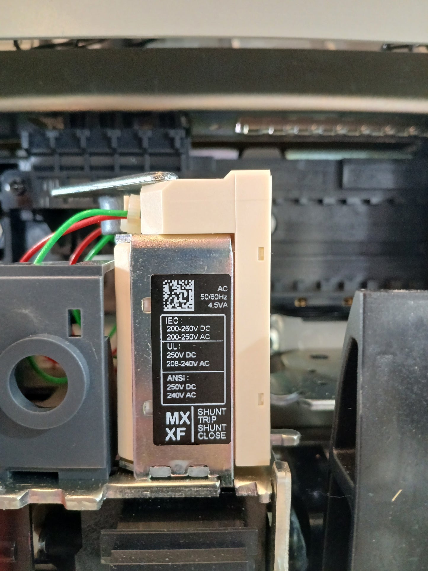 SCHNEIDER ELECTRIC NW40 H2 MASTERPACT AIR CIRCUIT BREAKER 4000A 3 POLE