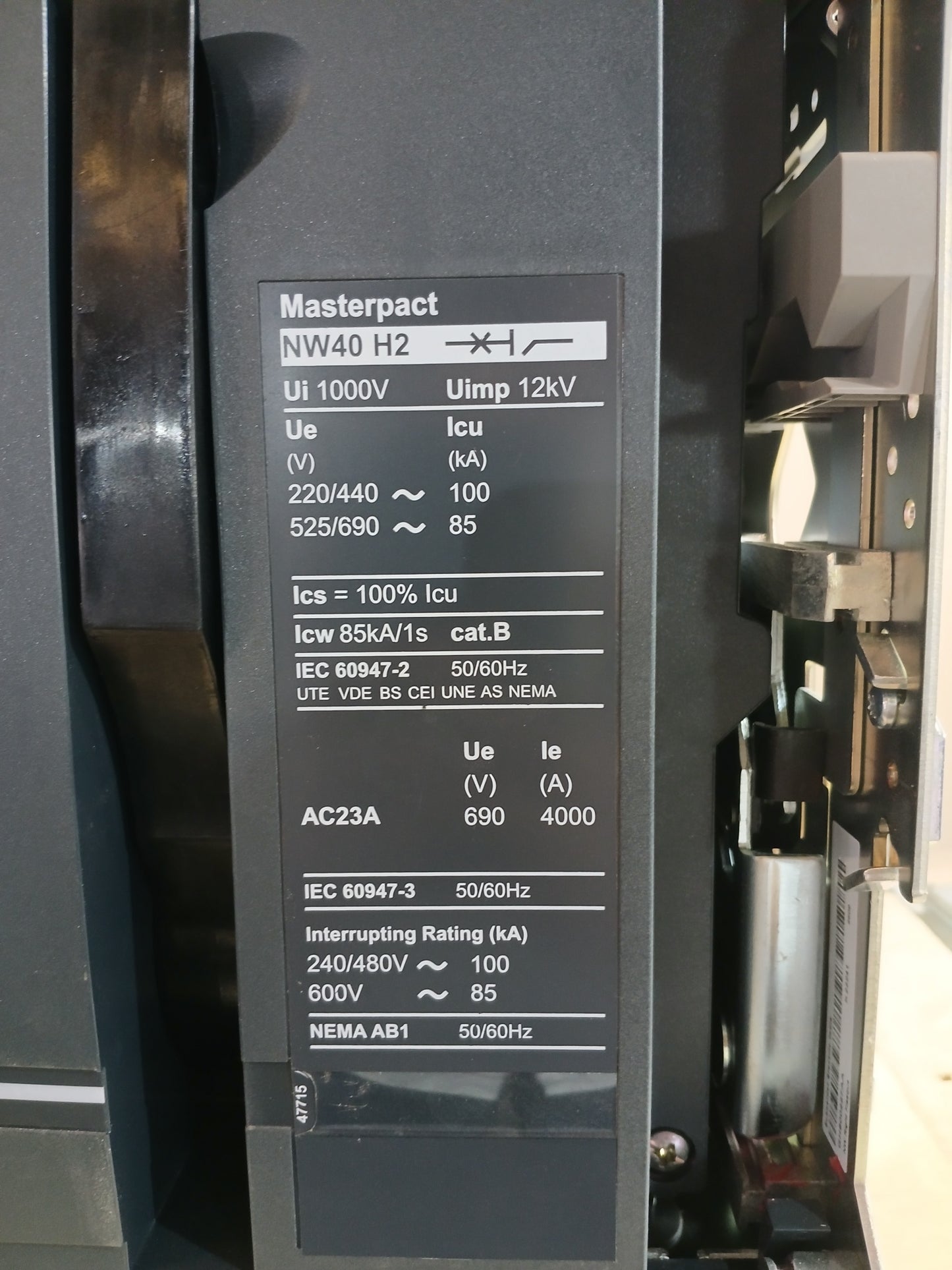 SCHNEIDER ELECTRIC NW40 H2 MASTERPACT CIRCUIT BREAKER 4000A 3 POLE