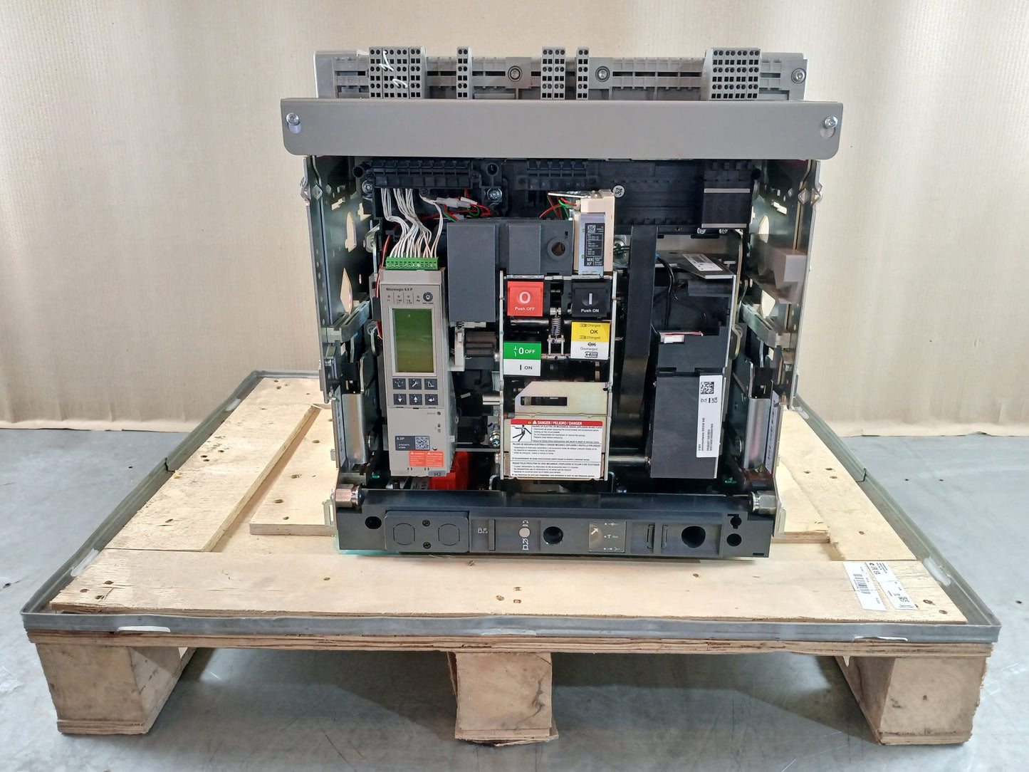 SCHNEIDER ELECTRIC NW40 H2 MASTERPACT CIRCUIT BREAKER 4000A 3 POLE