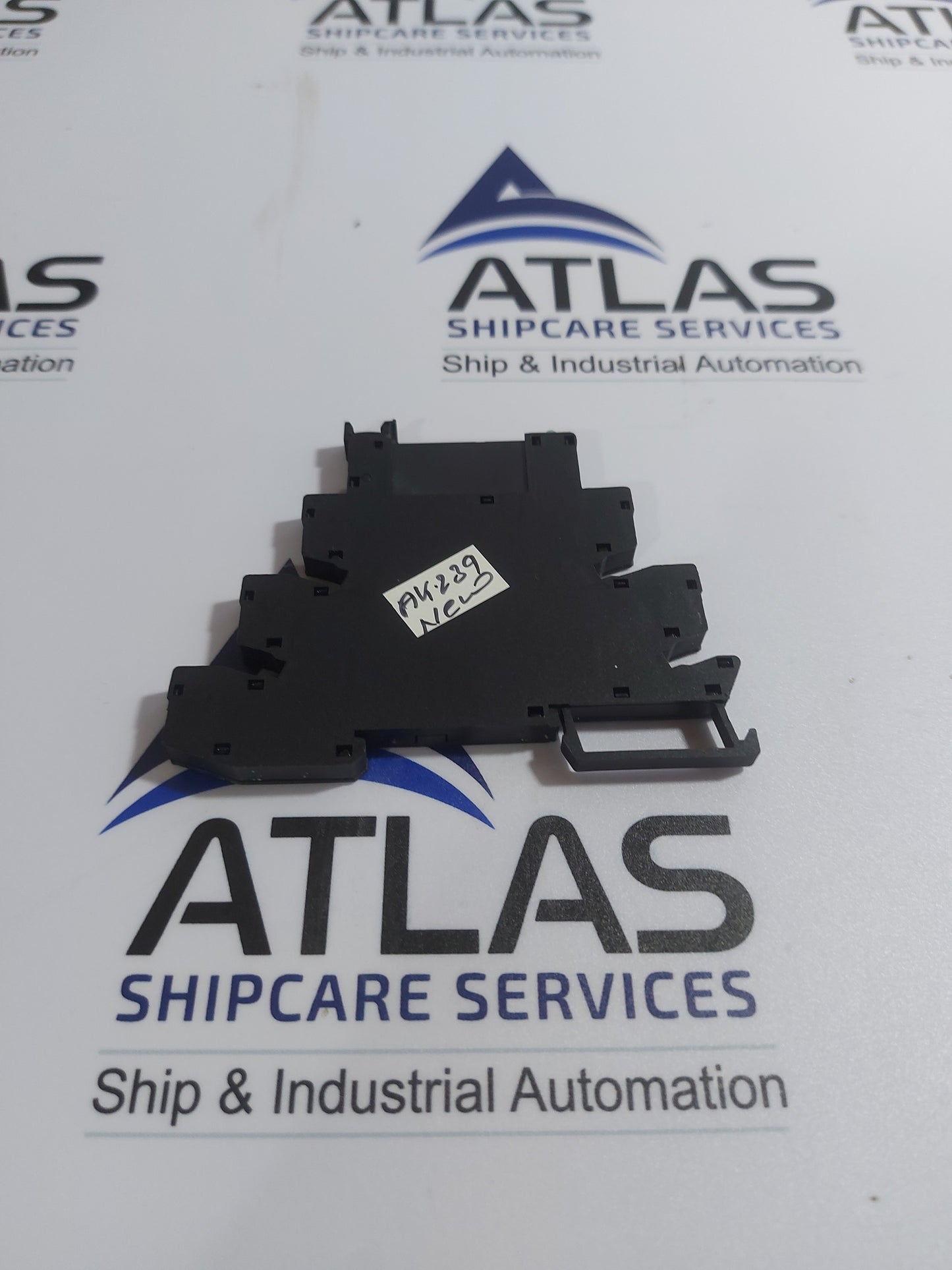 SCHNEIDER ELECTRIC RSLZVA1 SCREW SOCKET EQUIPMENT WITH LED AND PROTECTION CIRCUIT