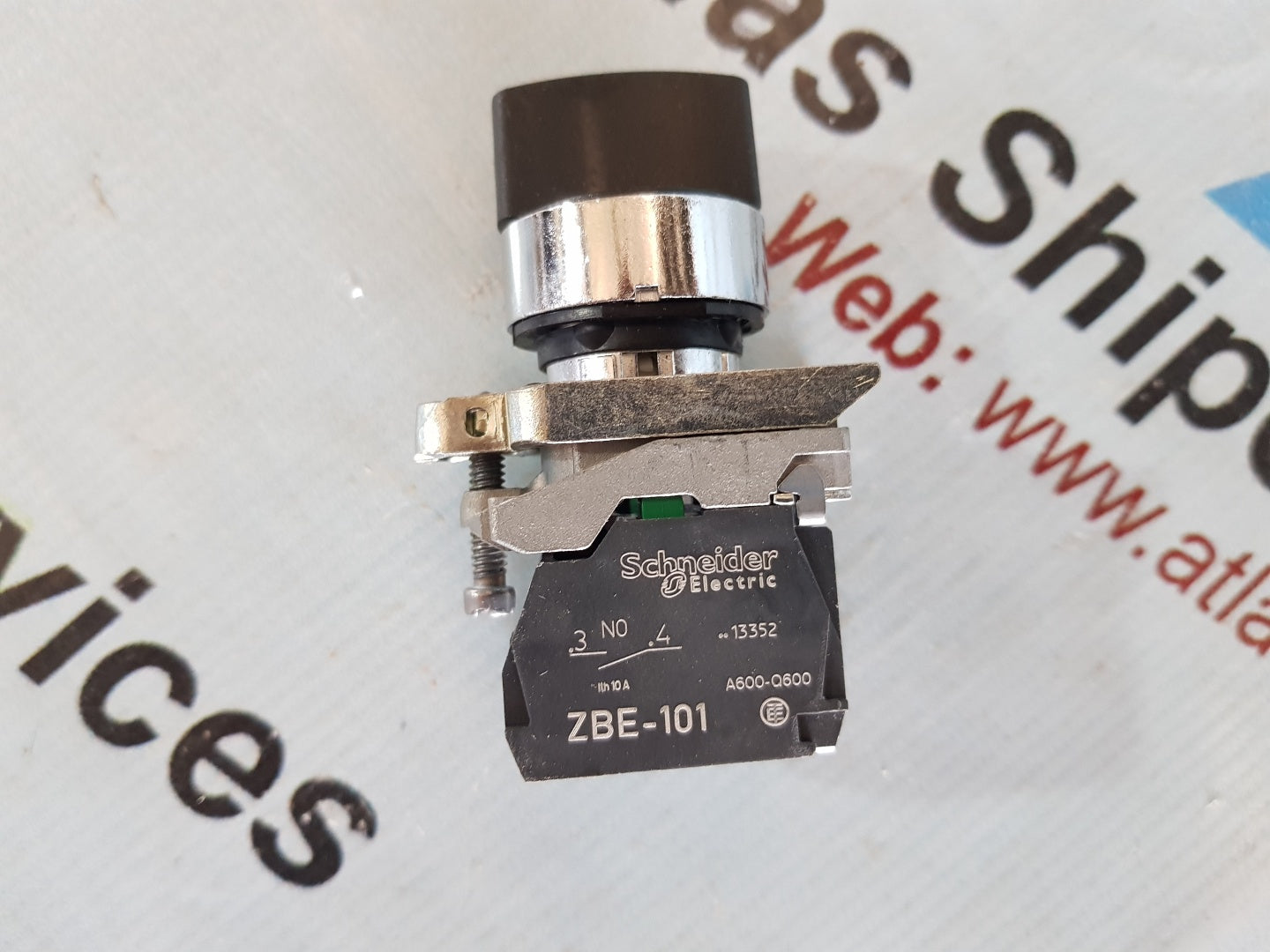 SCHNEIDER ELECTRIC XB4 BD33 3 POSITION SELECTOR SWITCH