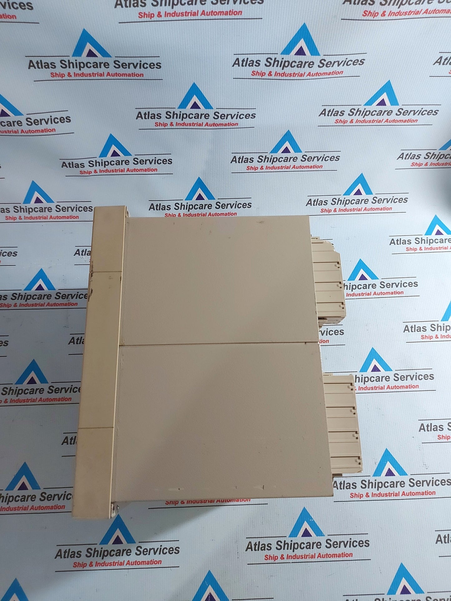 SIEMENS 7UT5131-4CB01-1AA0/LL DIFFERENTIAL PROTECTION RELAY