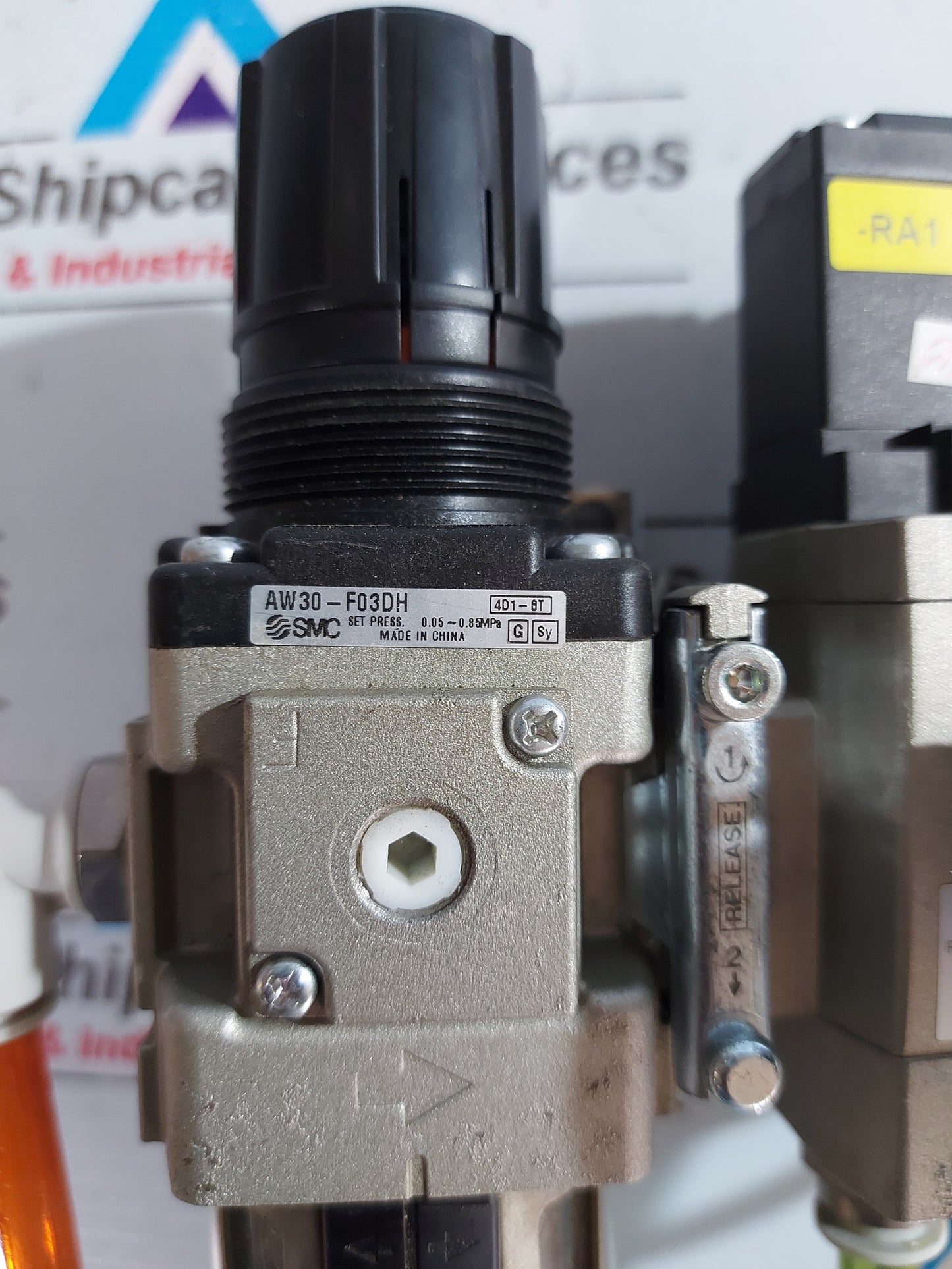SMC EAV3000-F03-5YZ-Q VALVE WITH AW30-F03DH FILTER REGULATOR