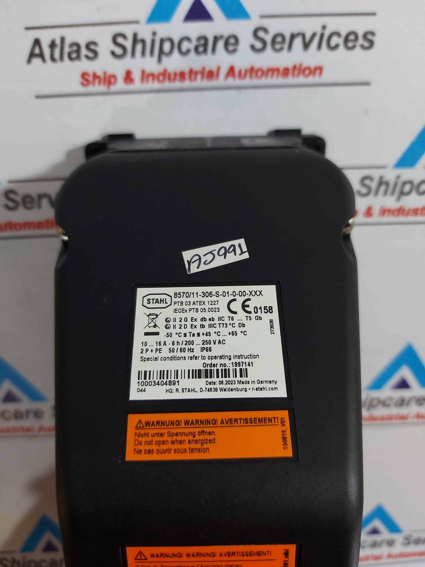 STAHL 8570/1.-306-S WALL-MOUNTING SOCKET 16A - 6h