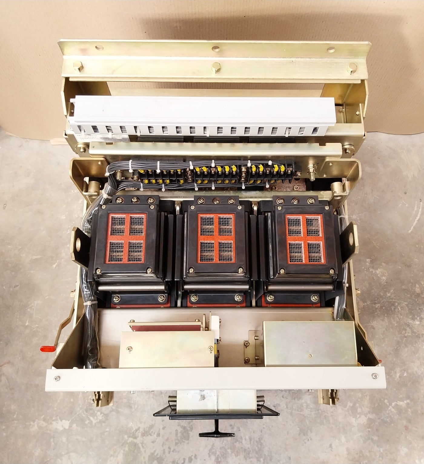 TERASAKI AP-20 AIR CIRCUIT BREAKER 3 POLE 2000A