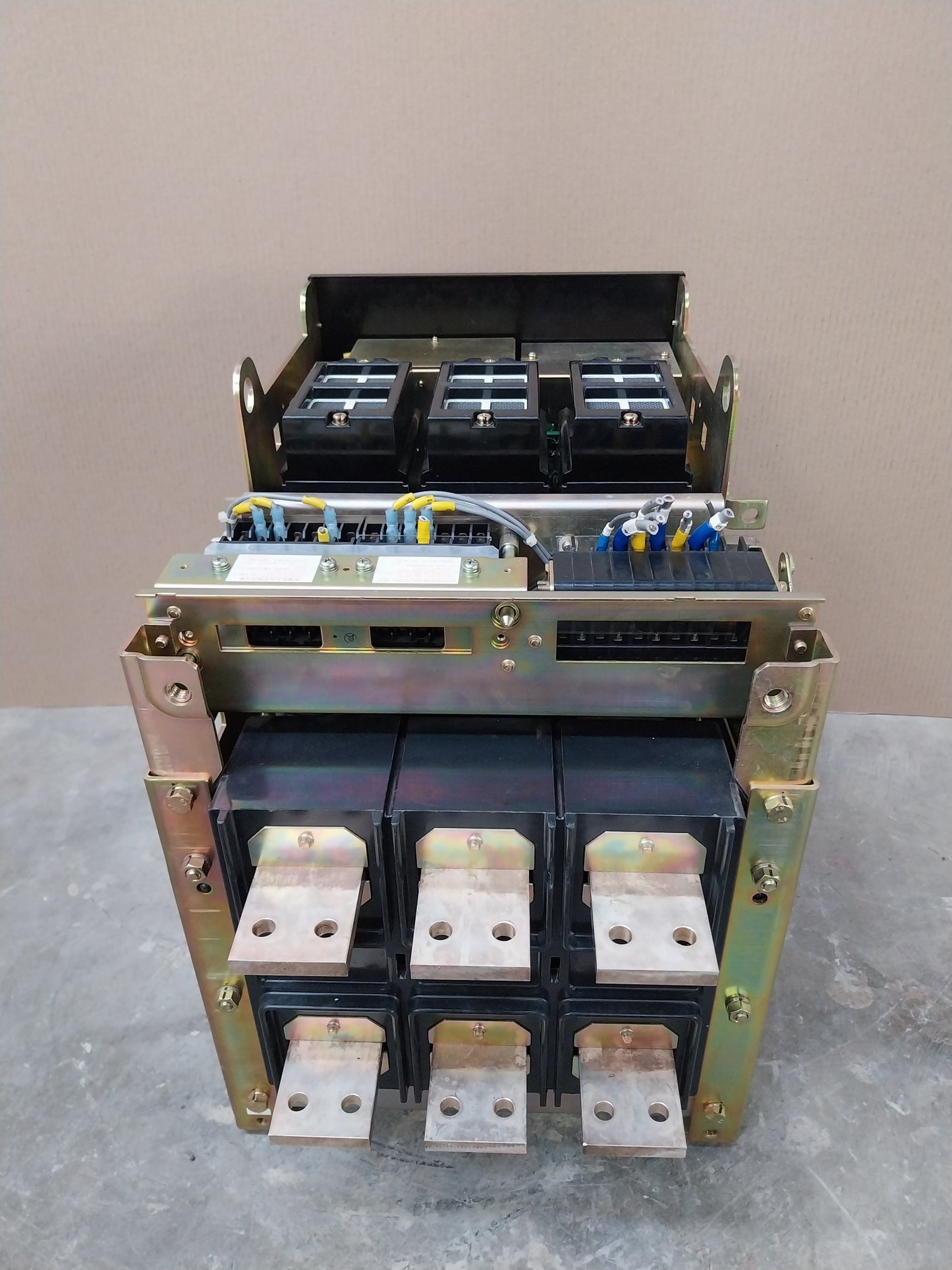 TERASAKI AT12 TEMPOWER 3 POLE AIR CIRCUIT BREAKER 1250A