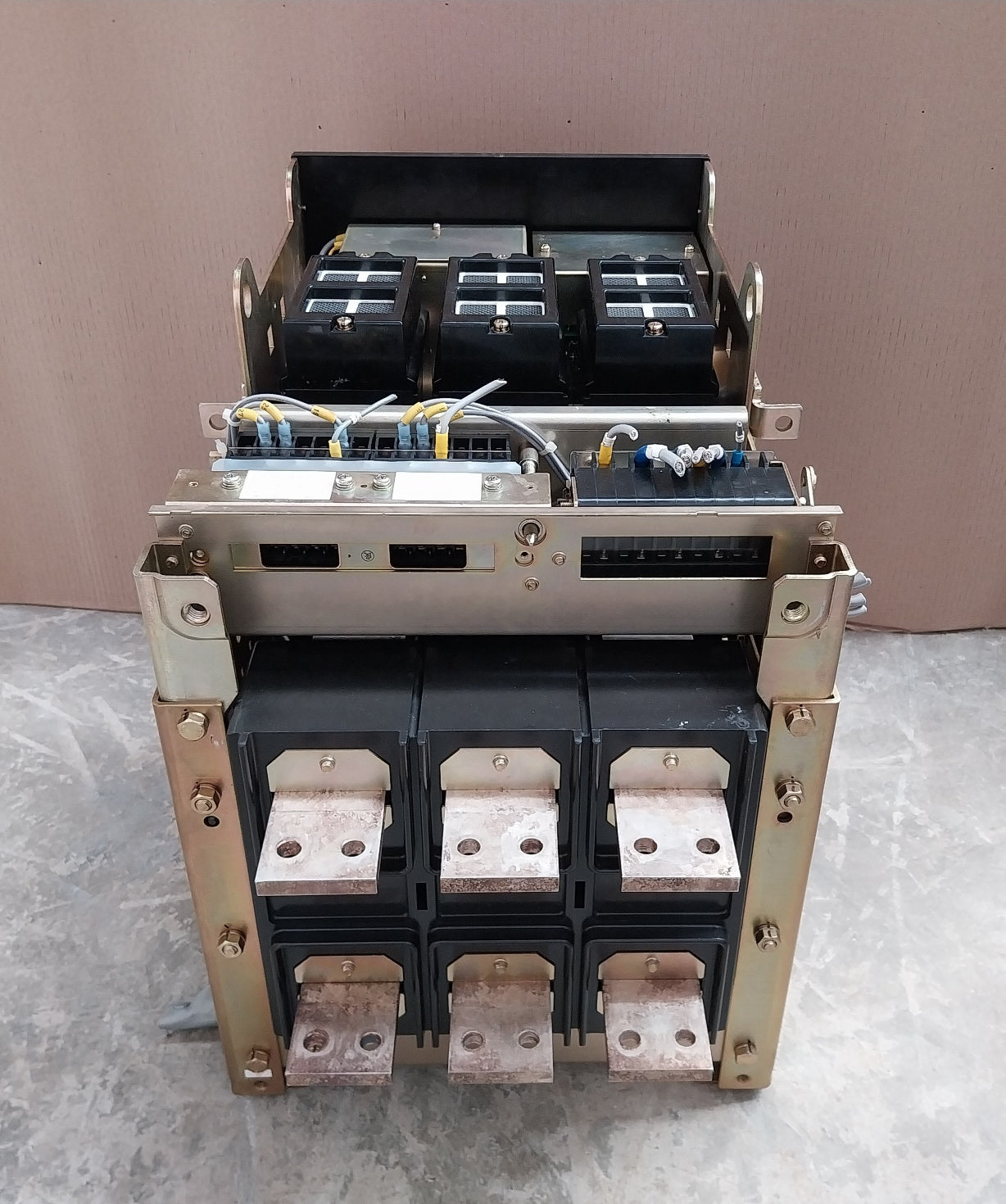 TERASAKI TEMBREAK AT12 AIR CIRCUIT BREAKER 3 POLE 1250A