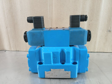 VICKERS DG5V 7 8C H VM U B6 30 WITH DG4V-3 6C H VM U B6 30 SOLENOID VALVE