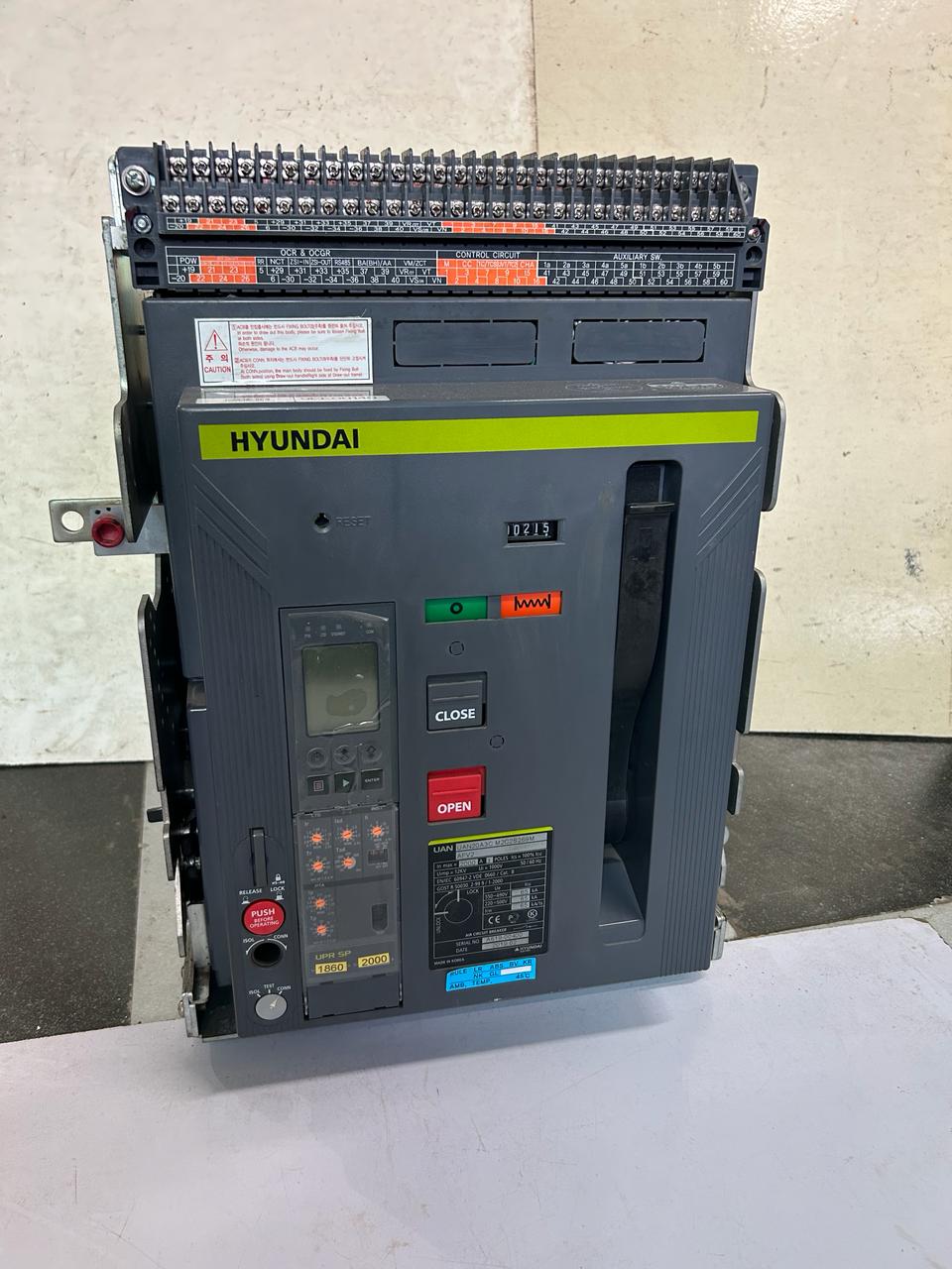 HYUNDAI ELECTRIC UAN20A3C-M2C2S269M AIR CIRCUIT BREAKER