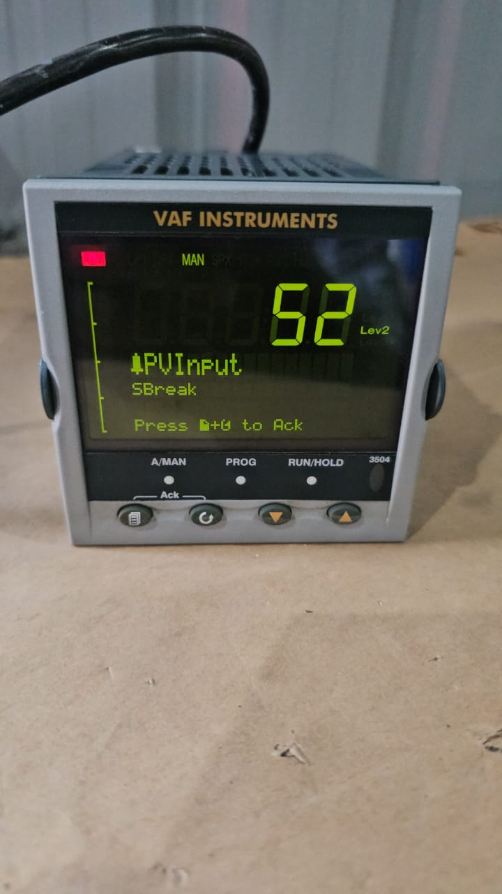 VAF INSTRUMENTS EUROTHERM 3504 PROCESS CONTROLLER