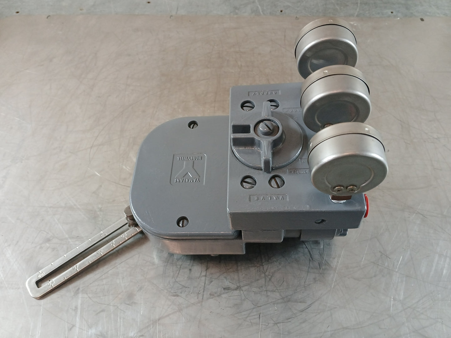 YAMATAKE-HONEYWELL HTP PNEUMATIC VALVE POSITIONER