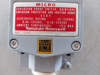 YAMATAKE-HONEYWELL VCX-5001 MICRO EXPLOSION PROOF SWITCH D2G4
