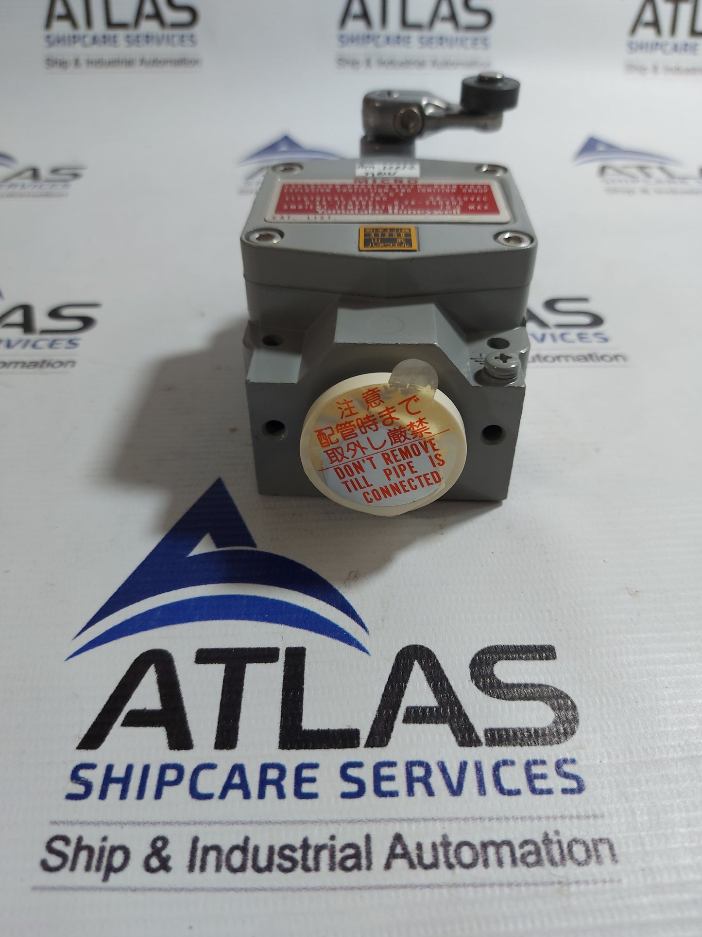 YAMATAKE-HONEYWELL VCX-5001 MICRO EXPLOSION PROOF SWITCH D2G4