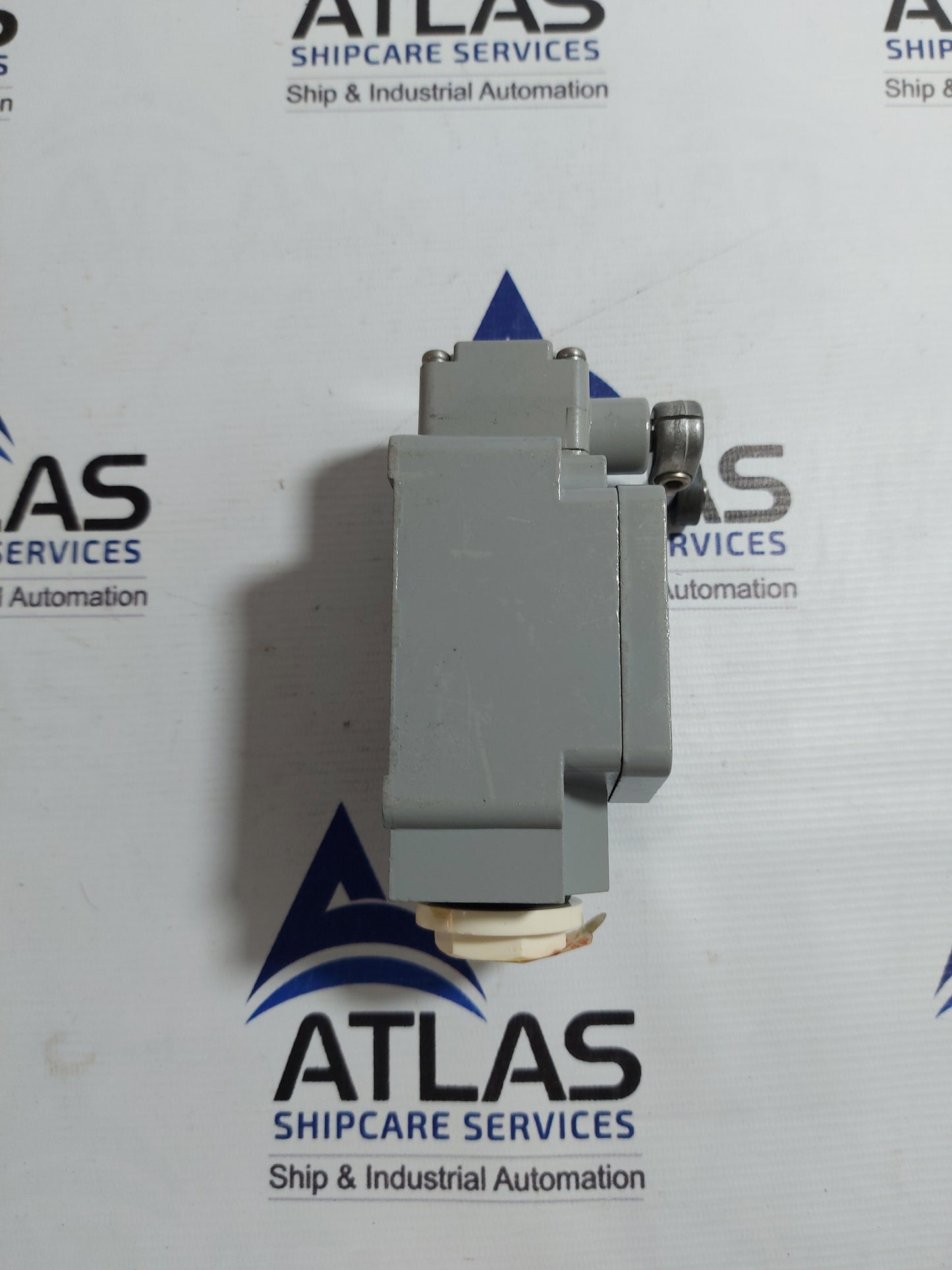 YAMATAKE-HONEYWELL VCX-5001 MICRO EXPLOSION PROOF SWITCH D2G4