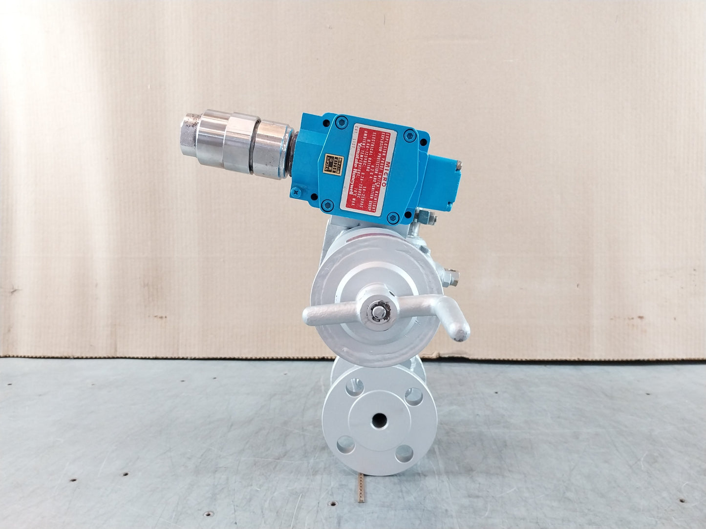 YAMATAKE-HONEYWELL VCX-5001 MICRO LIMIT SWITCH WITH CONTROL VALVE