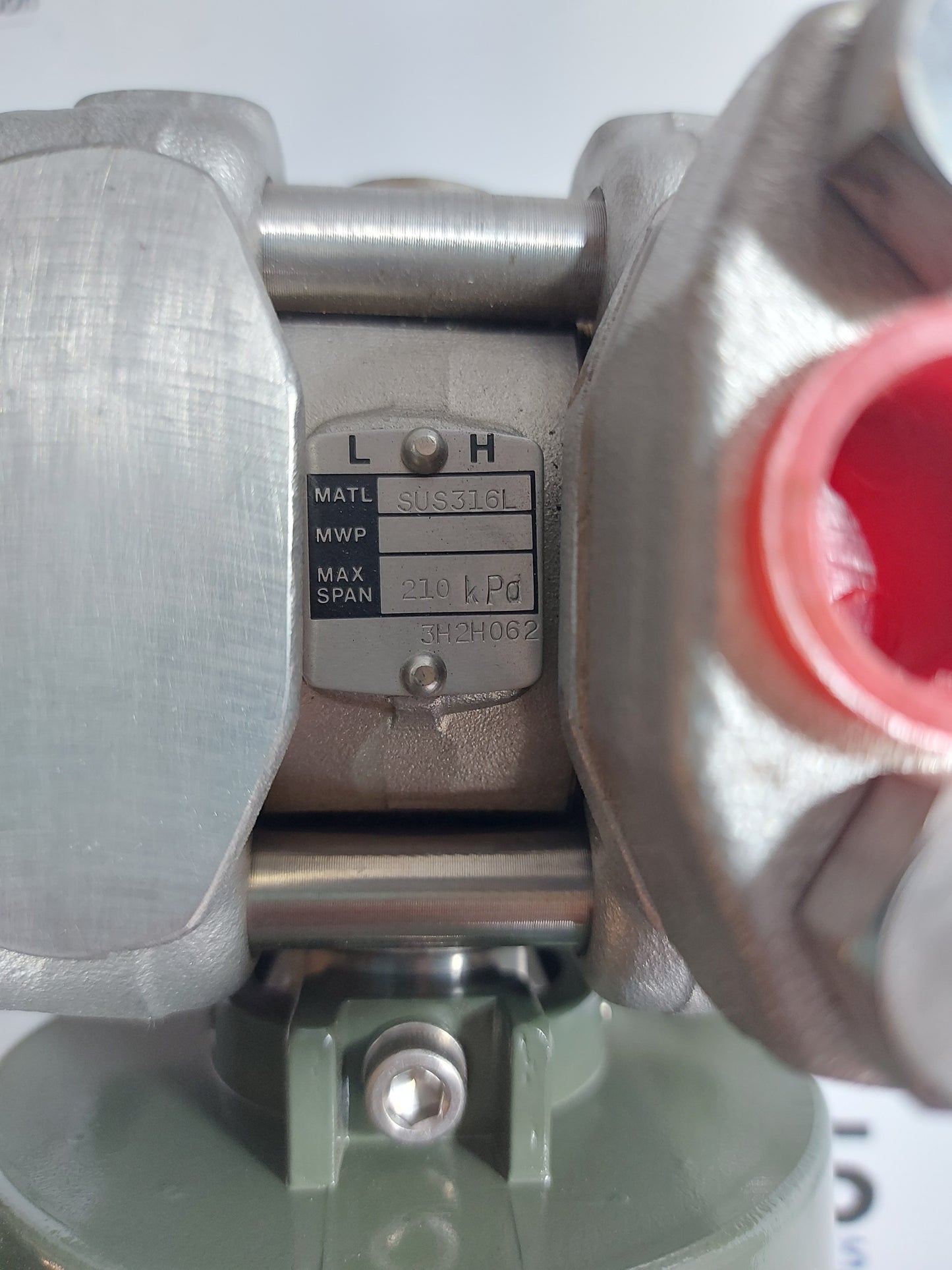 YOKOGAWA UNI UNE 31S-SHS2*B TWO-WIRE PRESSURE TRANSMITTER 24V 4-20mA