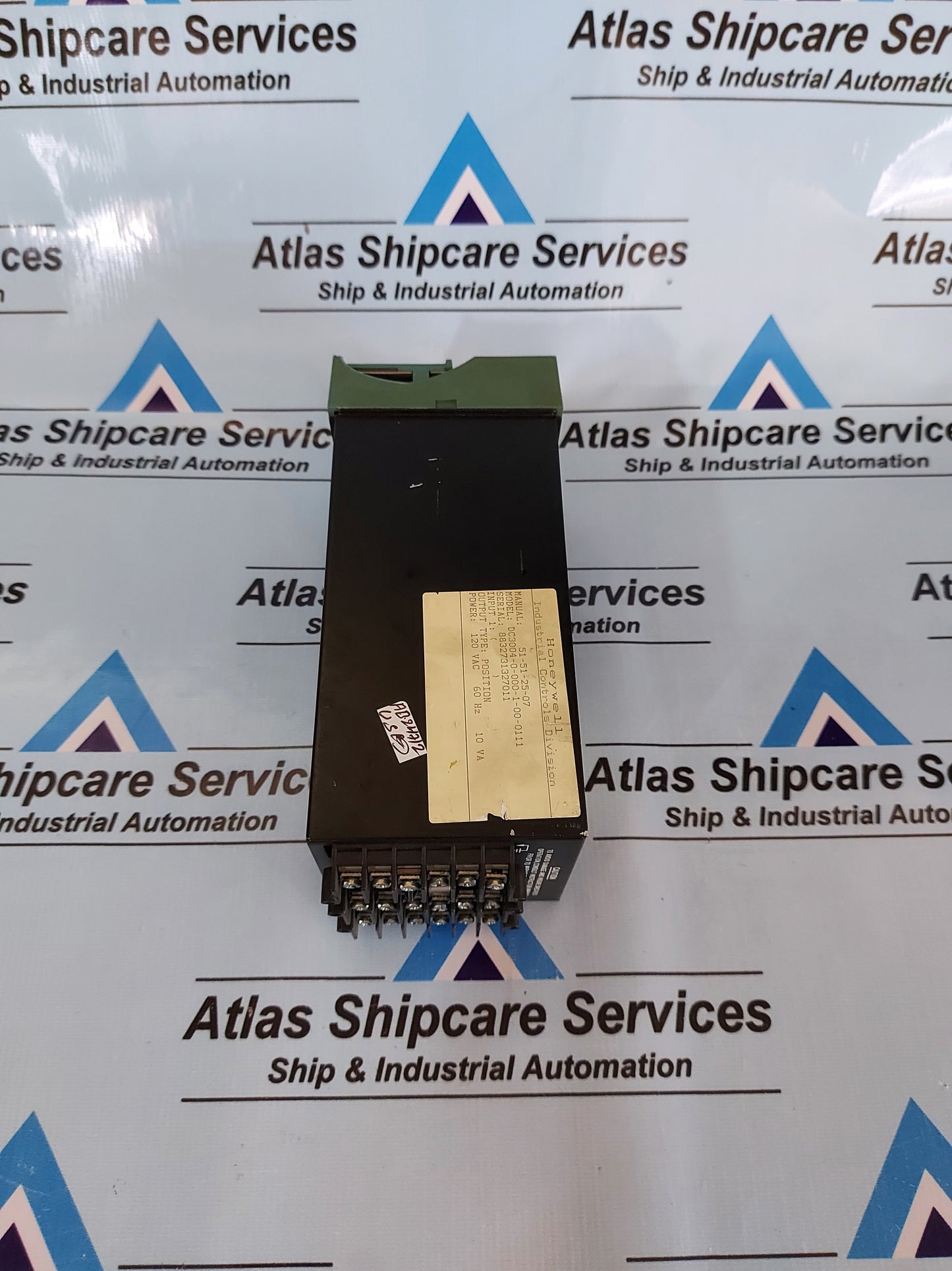 HONEYWELL DC3004-0-000-1-00-0111 TEMPERATURE CONTROLLER