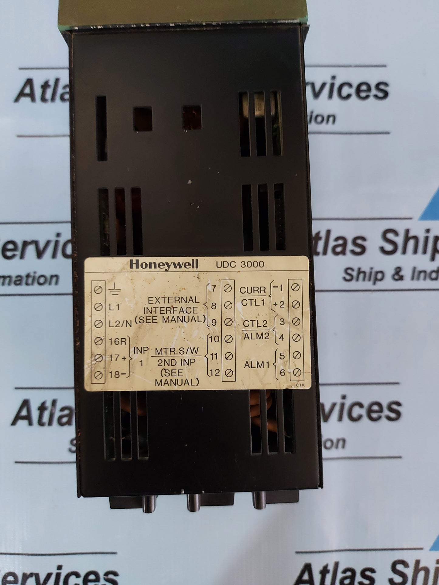 HONEYWELL DC3004-0-000-1-00-0111 TEMPERATURE CONTROLLER