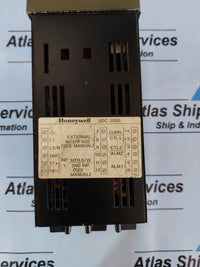 HONEYWELL DC3004-0-000-1-00-0111 TEMPERATURE CONTROLLER