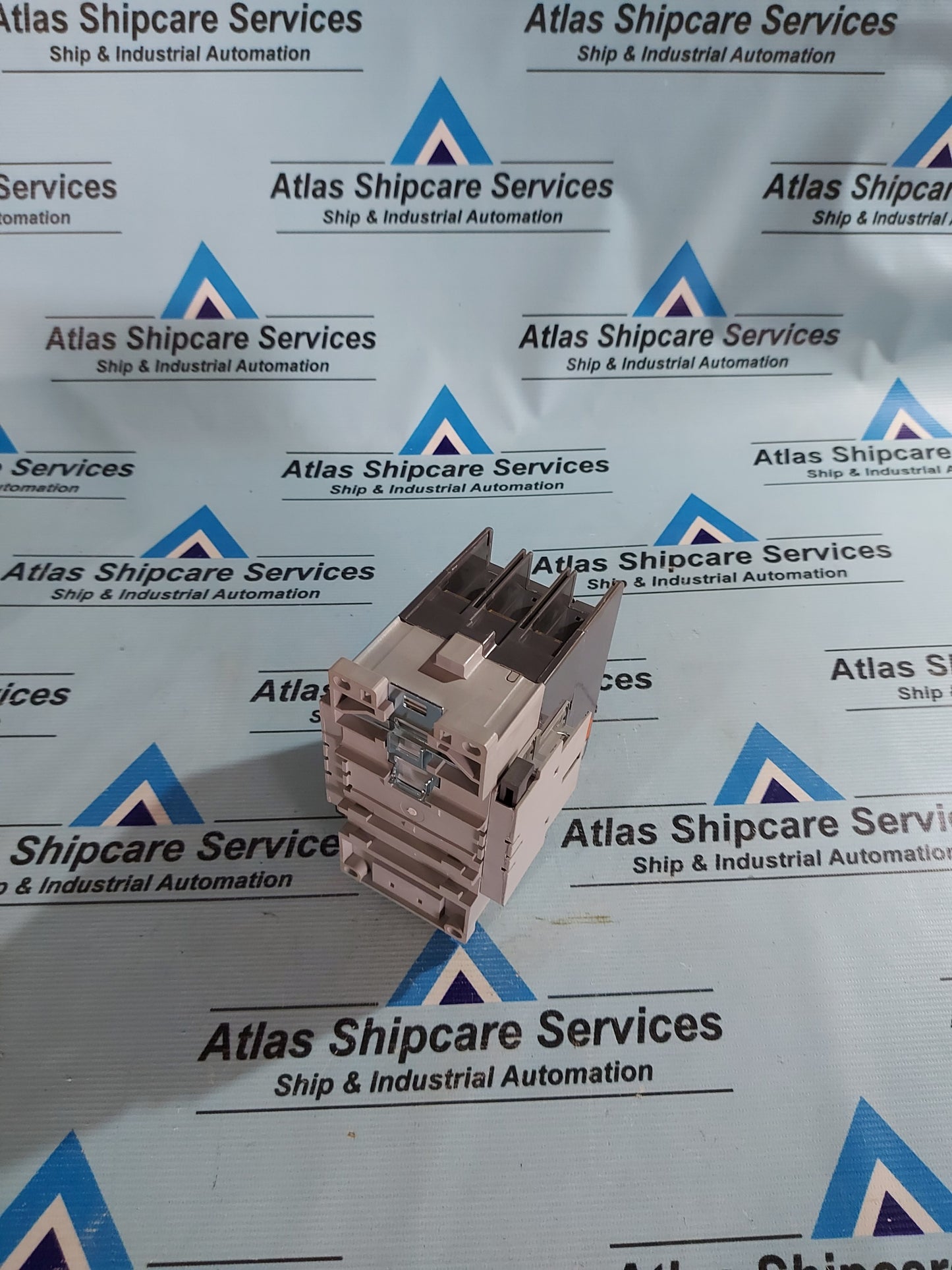HYUNDAI UMC 100 MAGNETIC CONTACTOR