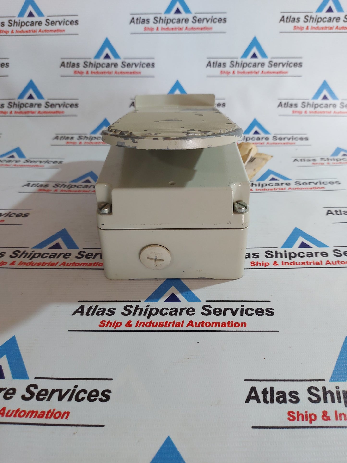 LIEBHERR 693194914 FOOT SWITCH TUGGER AG559