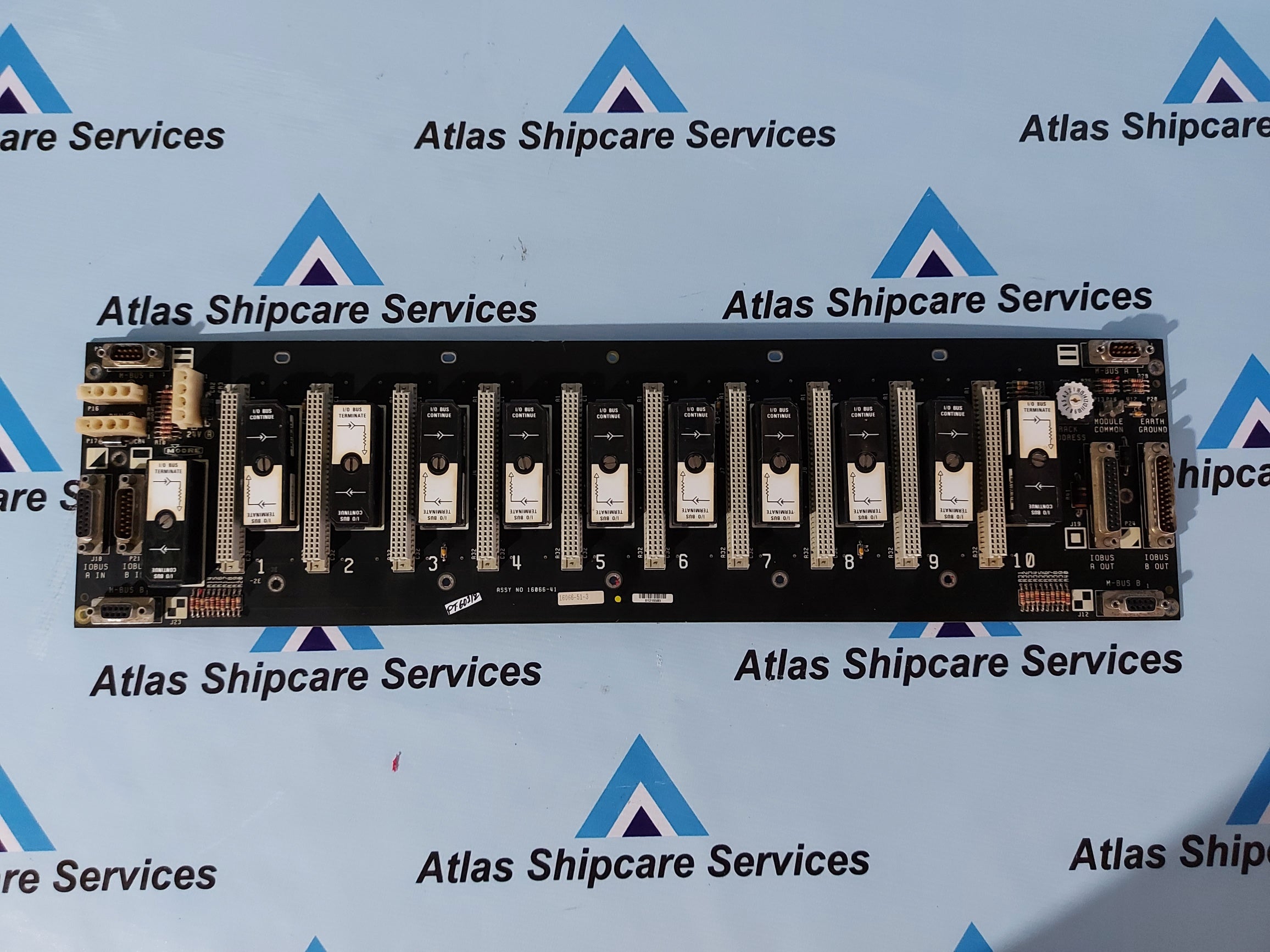 Apac System MOORE BACKPLAN MODULRAC MODULE I/O BUS 16066-51-3 PLC APACS QUASLOG ...