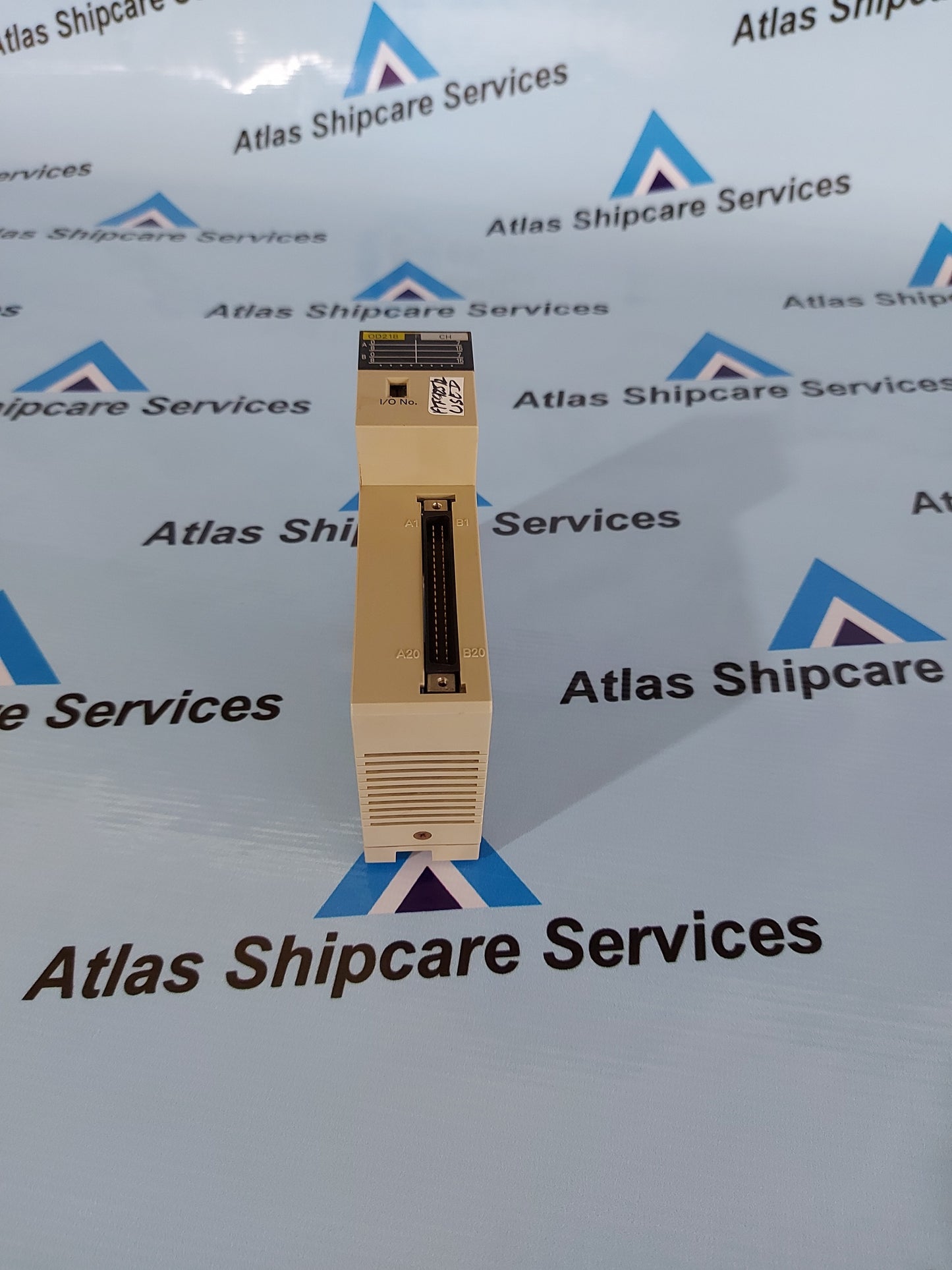 OMRON C200H-OD218 OUTPUT UNIT