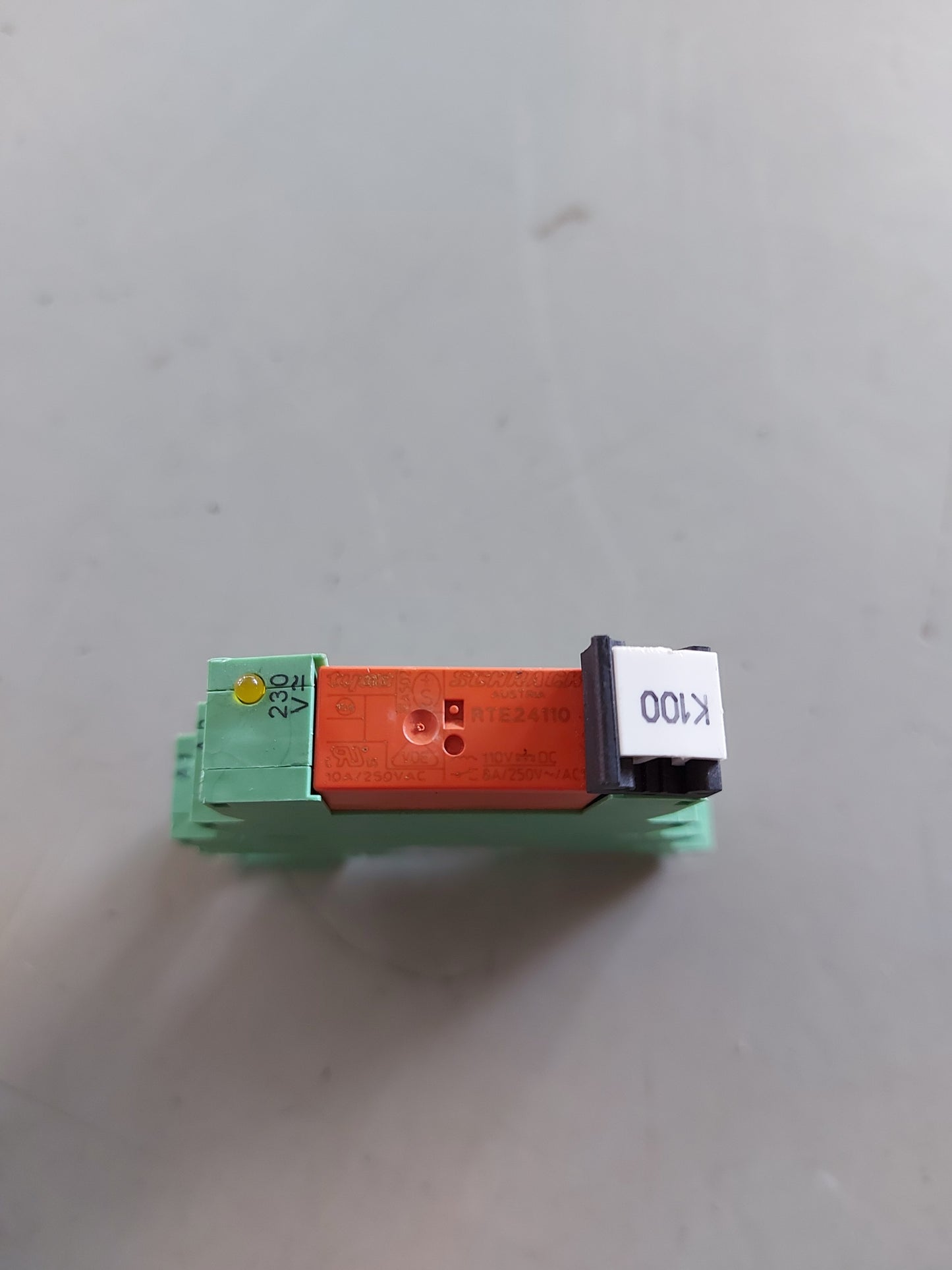 PHOENIX CONTACT PLC-BSC-230UC/21-21 - 2967044 RELAY BASE