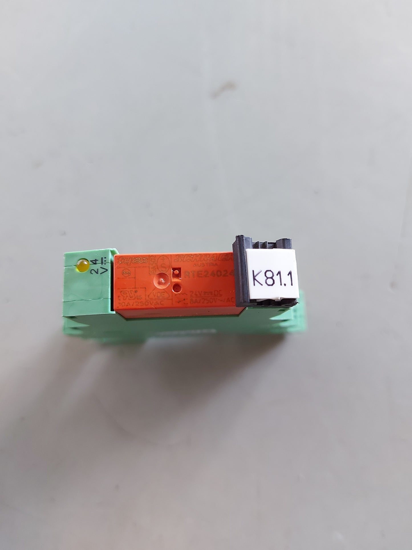 PHOENIX CONTACT PLC-BSC-24DC/21-21 - 2967015 RELAY BASE