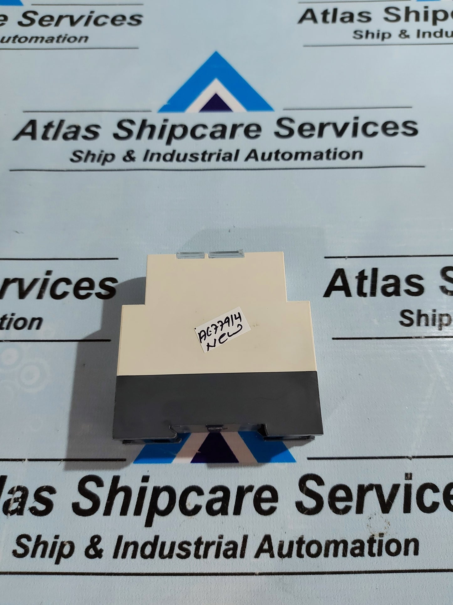 SCHENIDER ELECTRIC RE7DP 13BU INDUSTRIAL TIMING RELAY 0.05s-300h