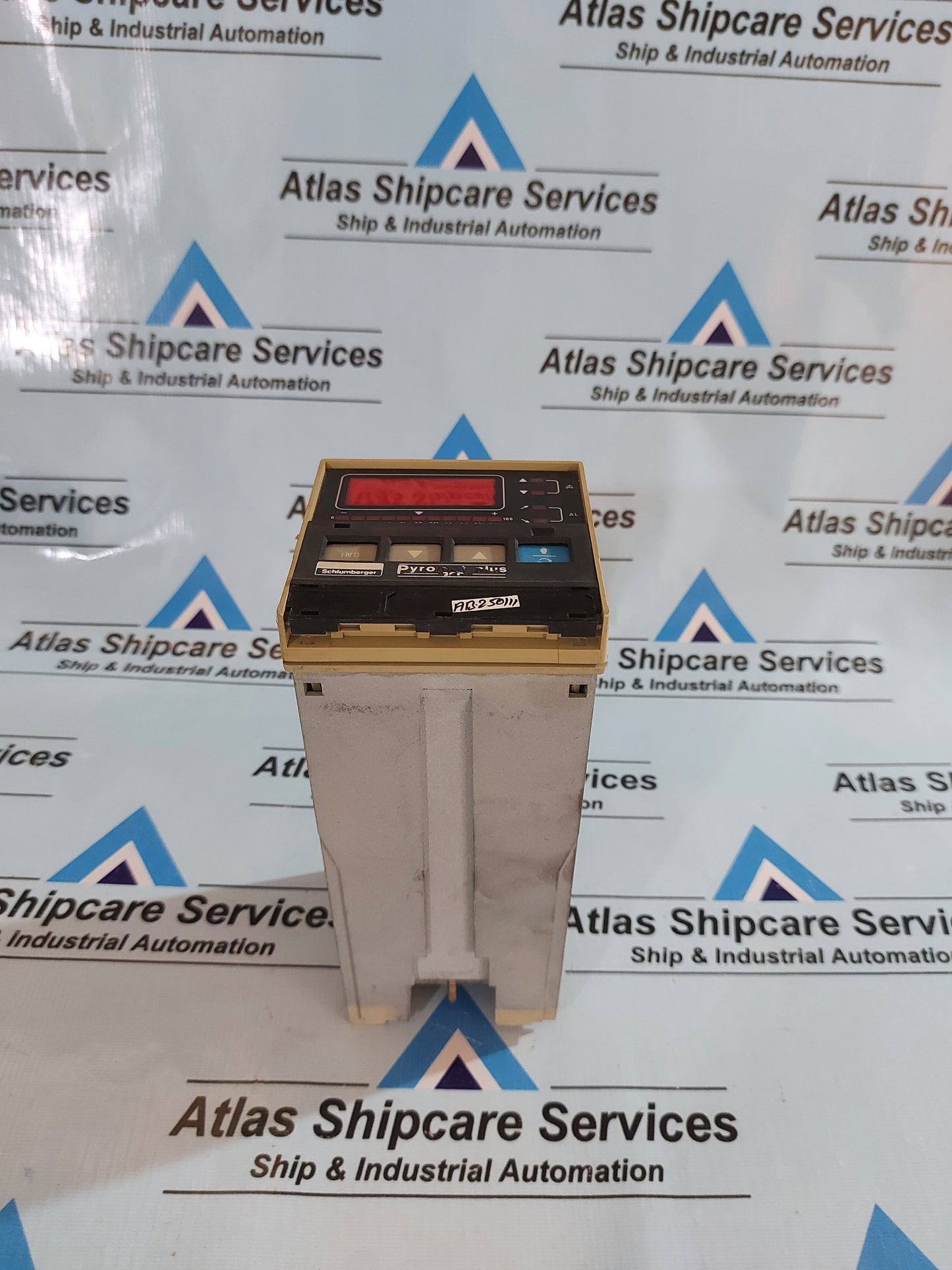 SCHLUMBERGER PYROMAT PLUS 300 PID CONTROLLER